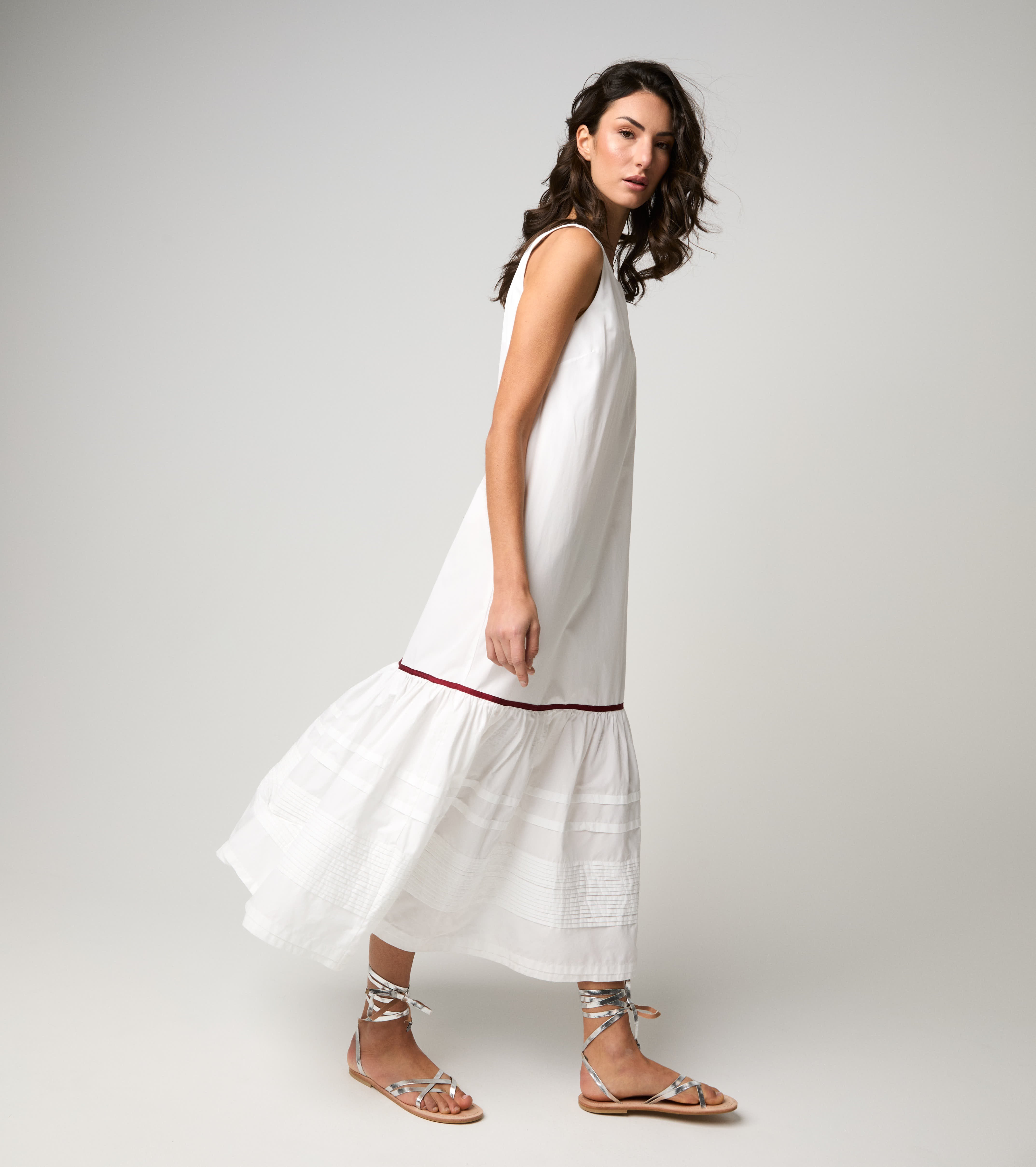 Abito in cotone con scollo rotondo bianco