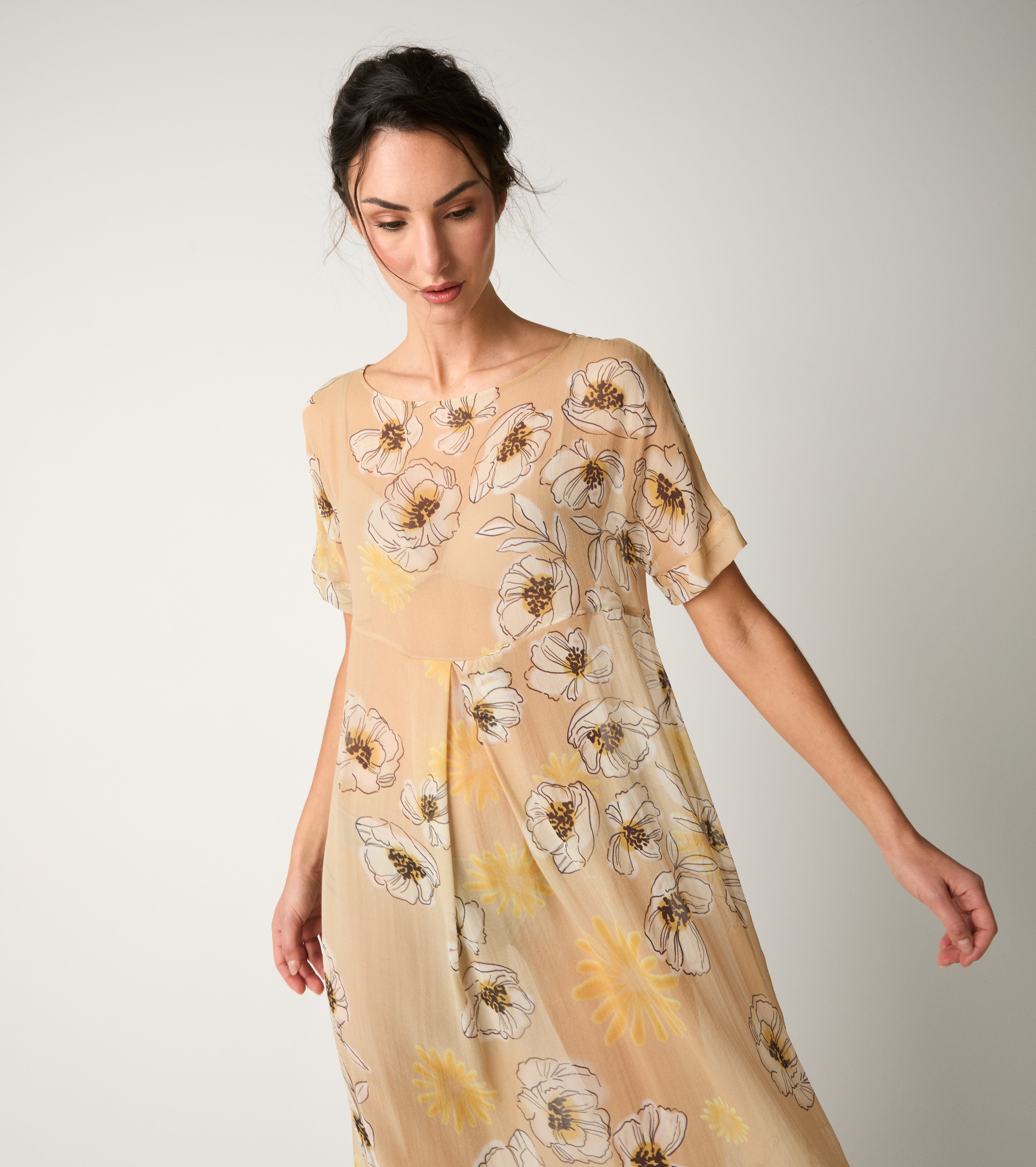 Abito in seta floreale pesca