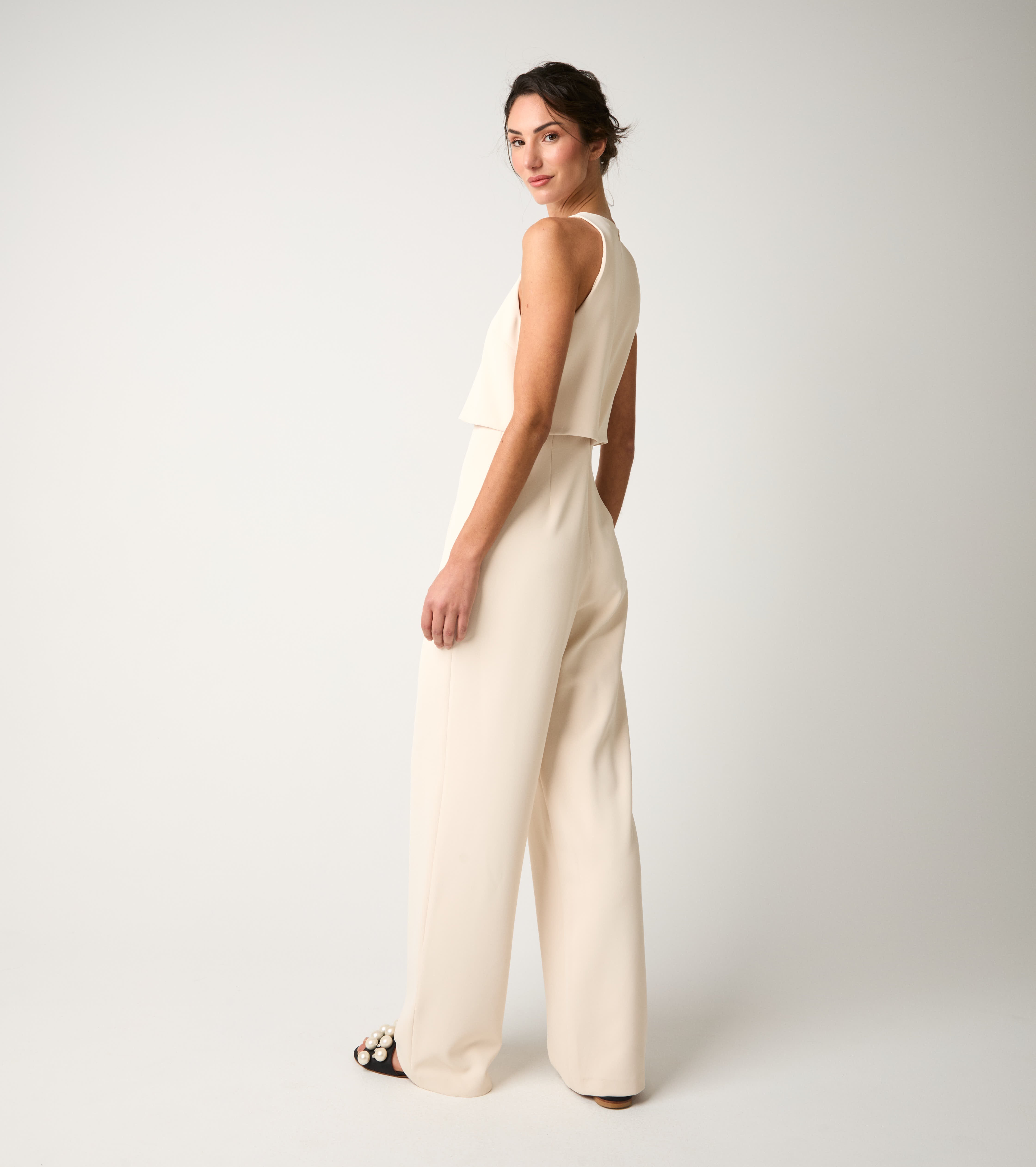 Stretch jumpsuit with round neckline in champagne
