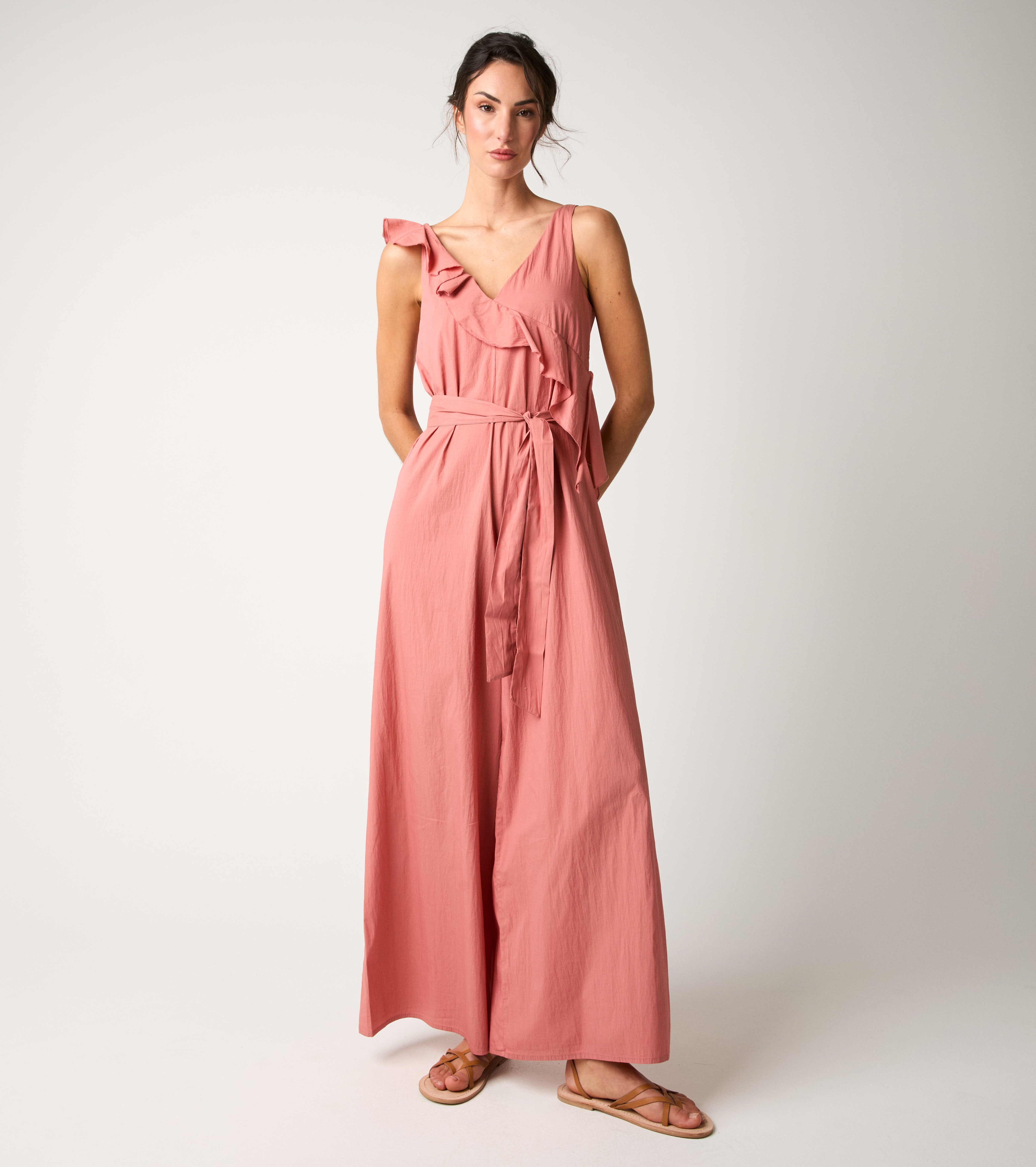 Jumpsuit with ruffles and eye shadow belt