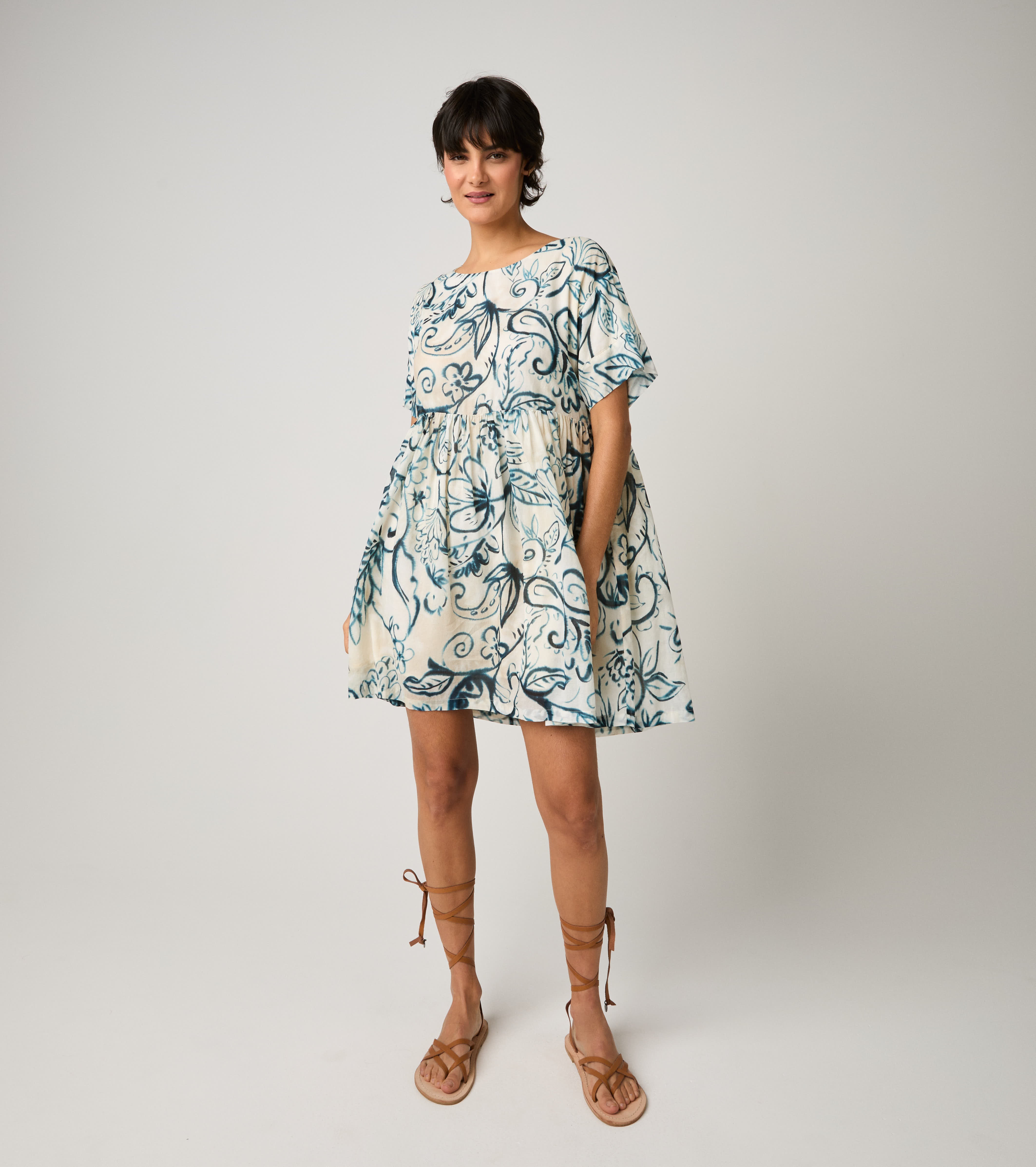 Abito corto in cotone floreale fiore