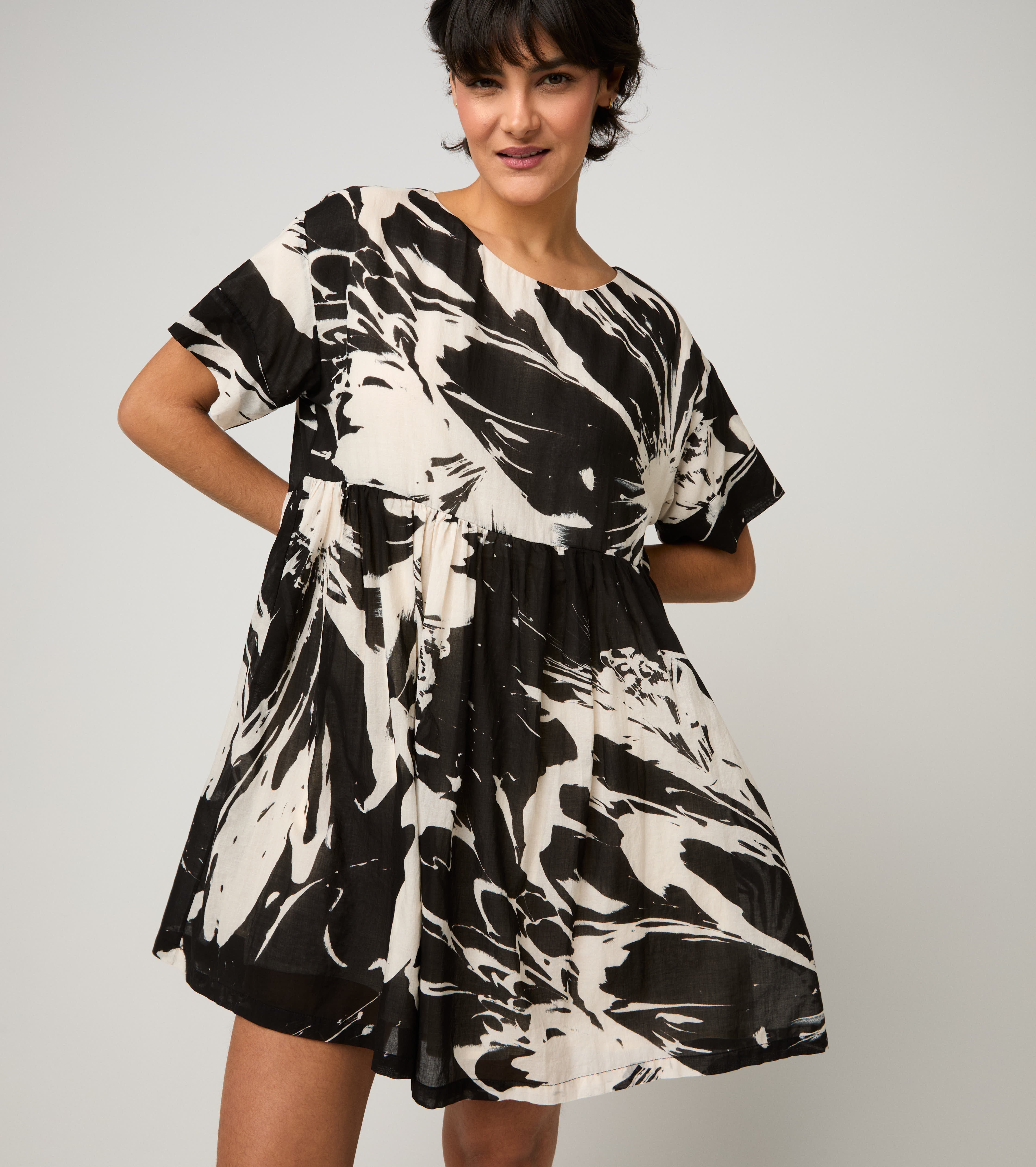 Abito corto in cotone floreale fiore