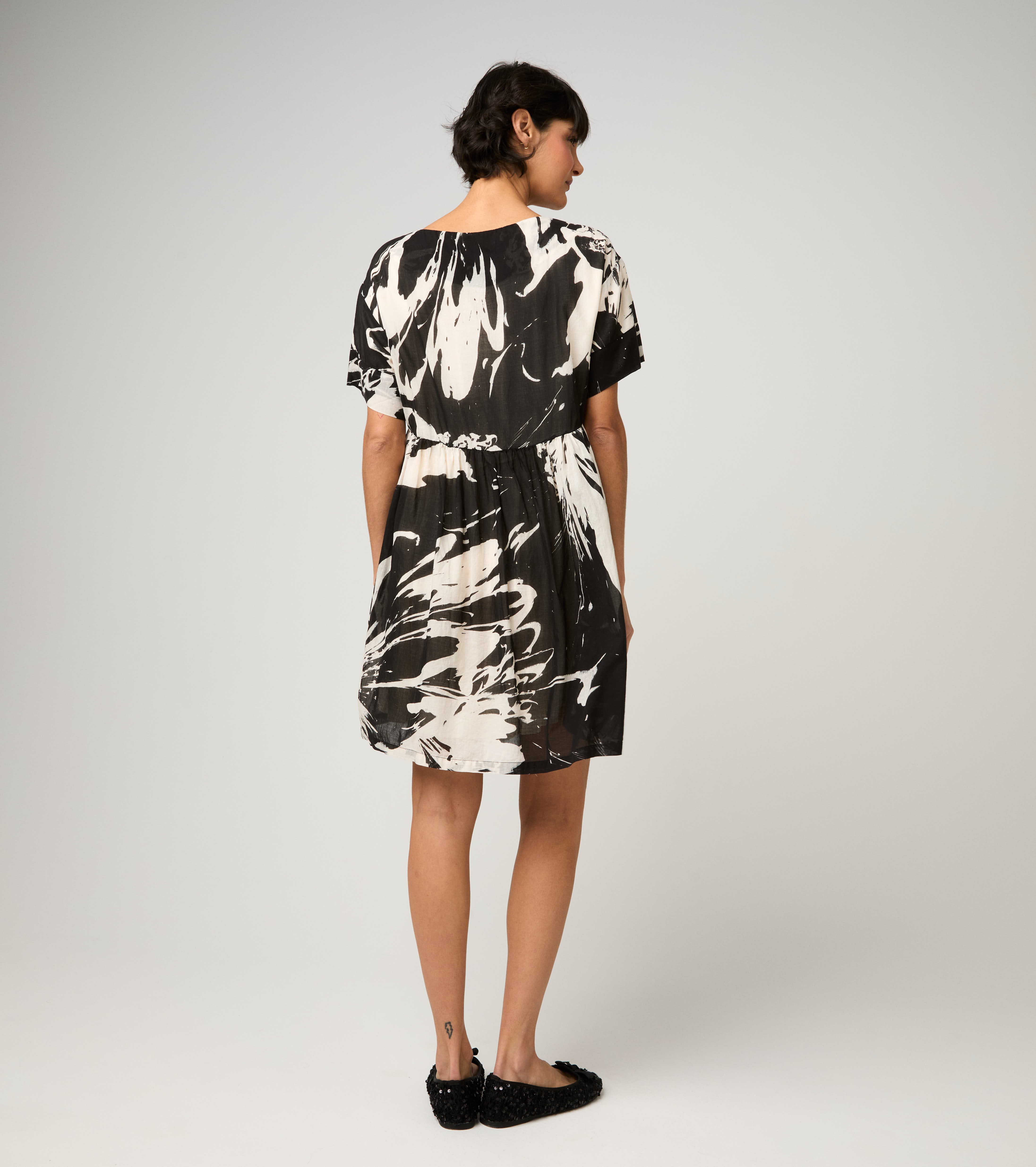 Abito corto in cotone floreale fiore