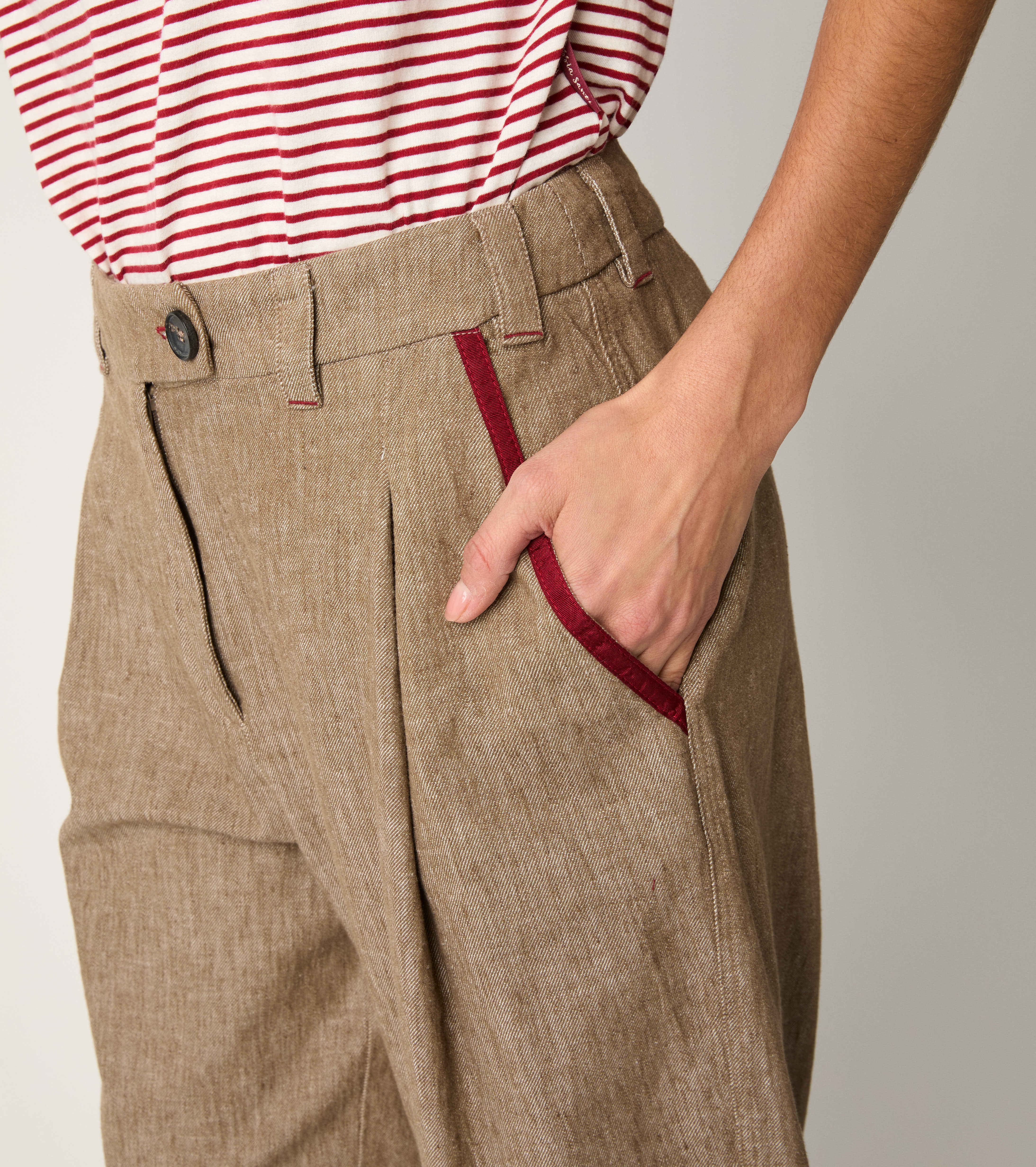 Trousers with darts and beaver lapels