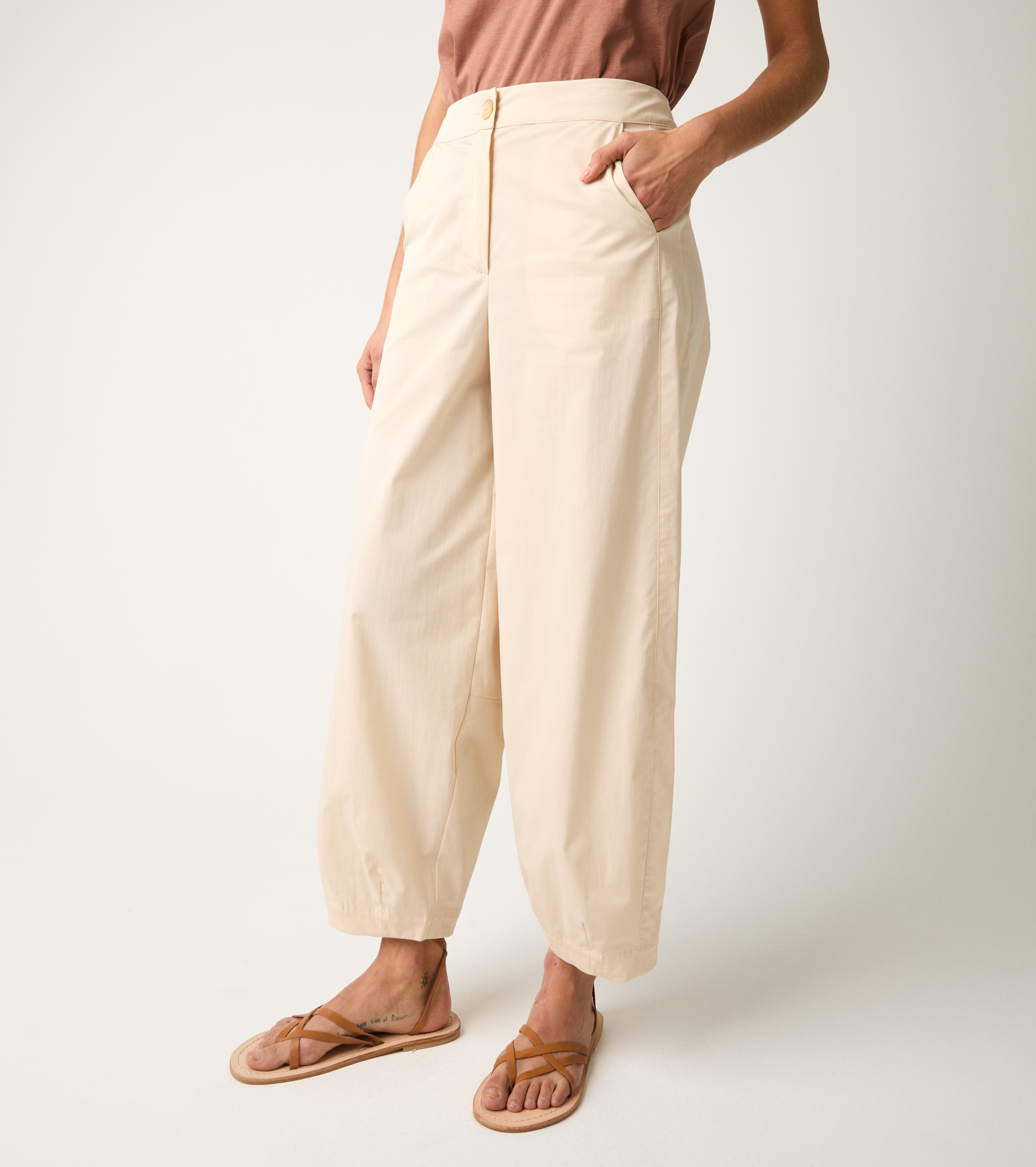 Pantaloni cropped in cotone stretch wine