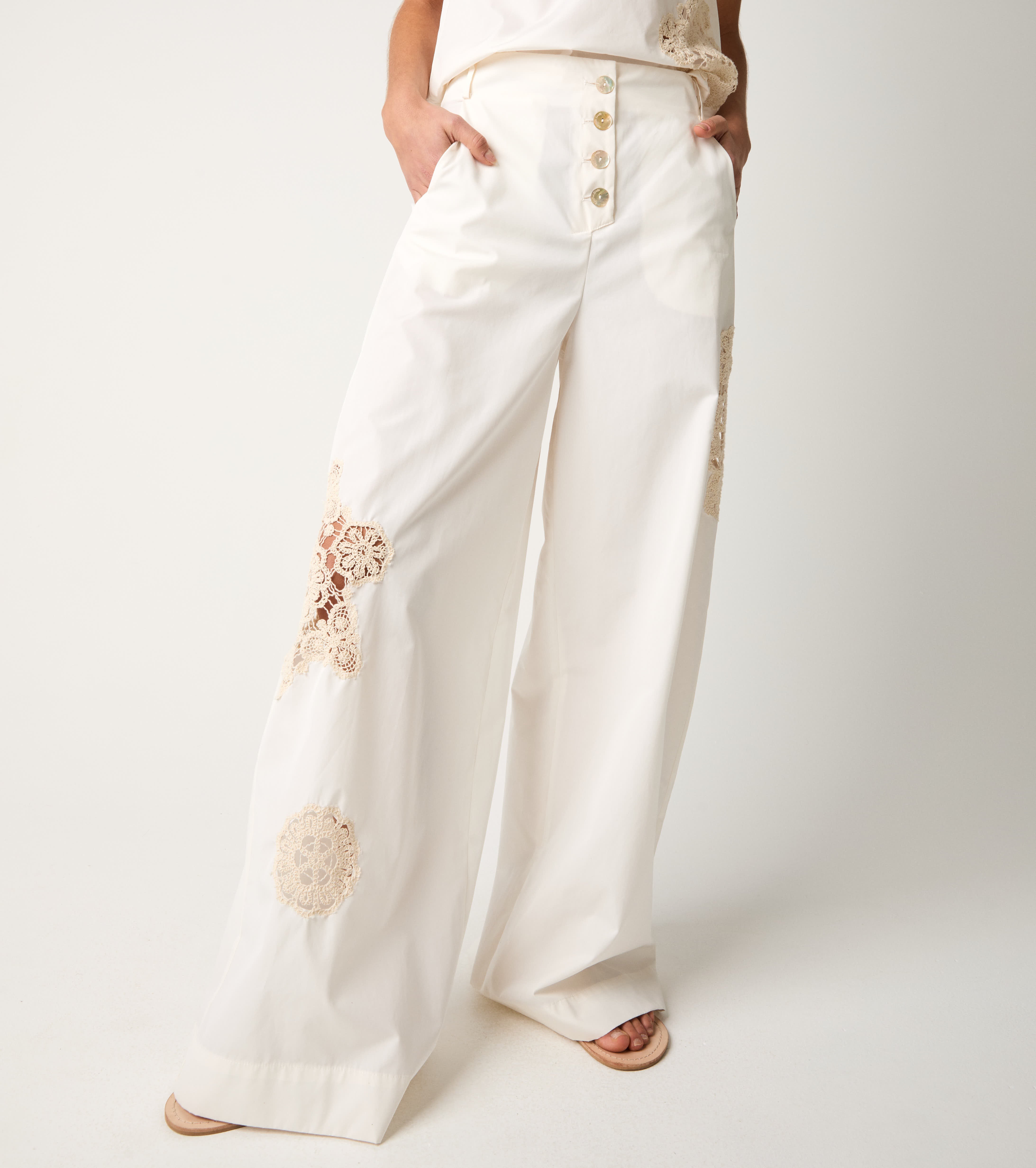 Salina панталони с торбички и флорална бродерия