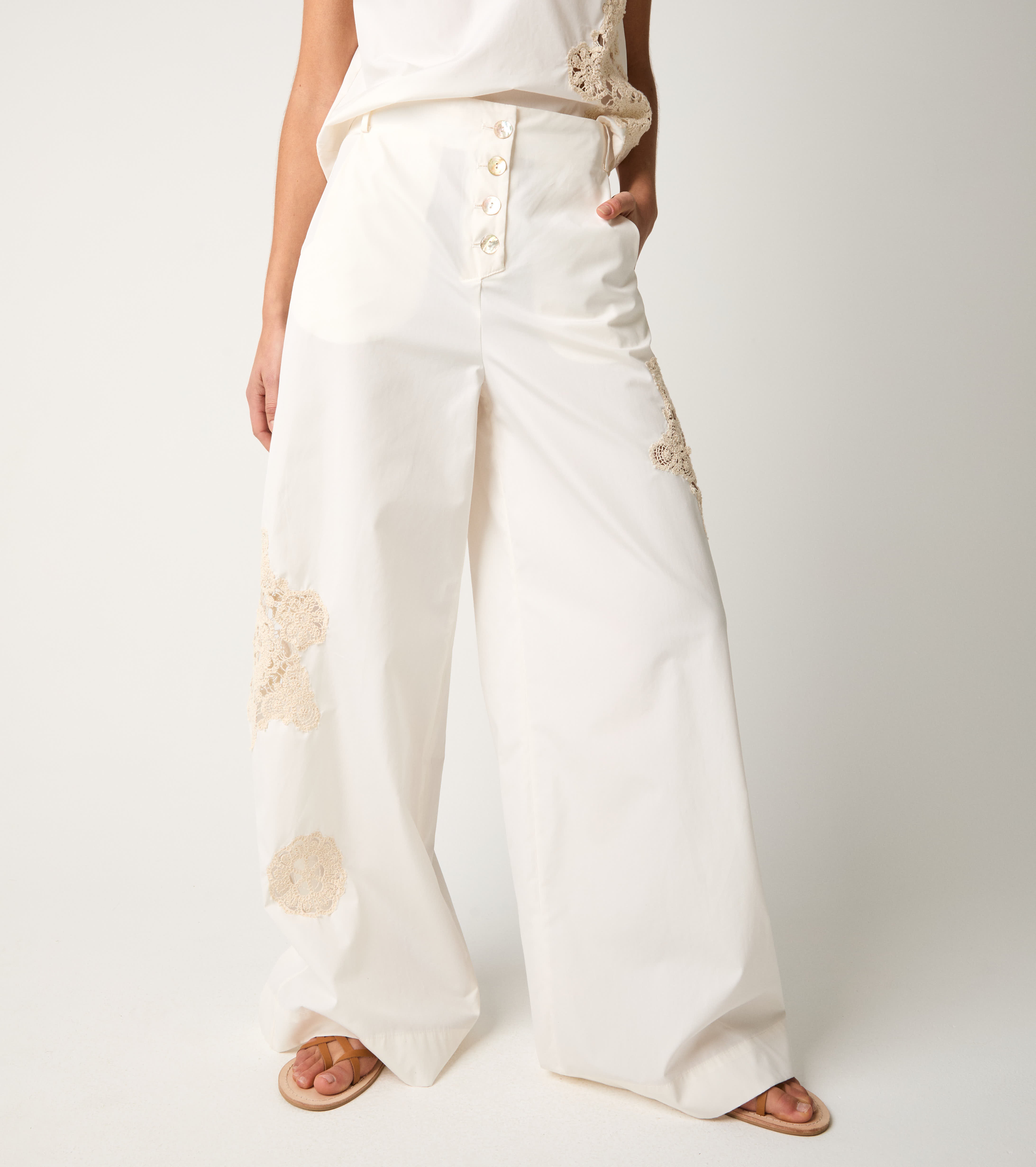 Salina панталони с торбички и флорална бродерия