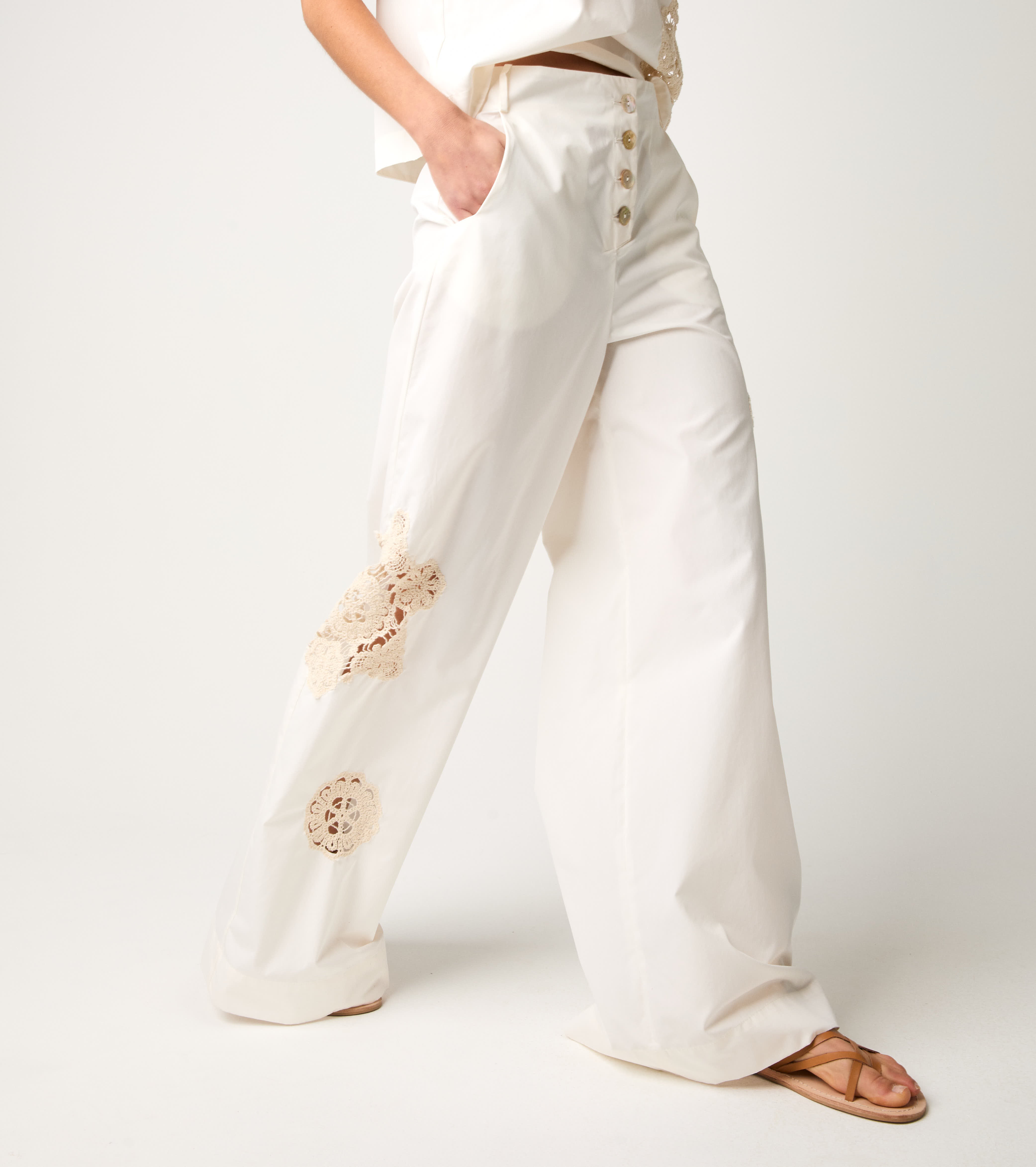 Salina панталони с торбички и флорална бродерия