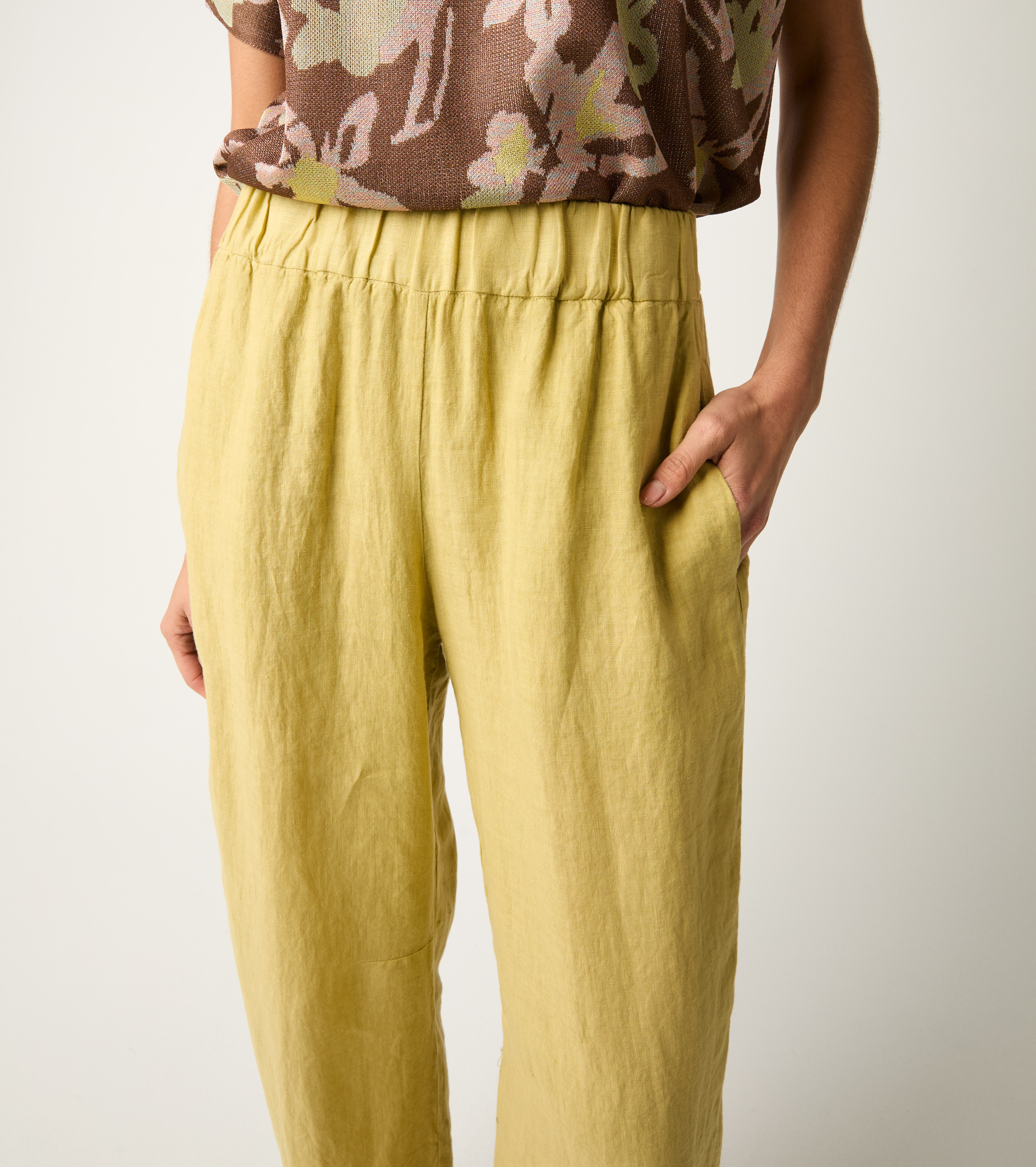 Pantaloni in lino con elastico e tasche bignè