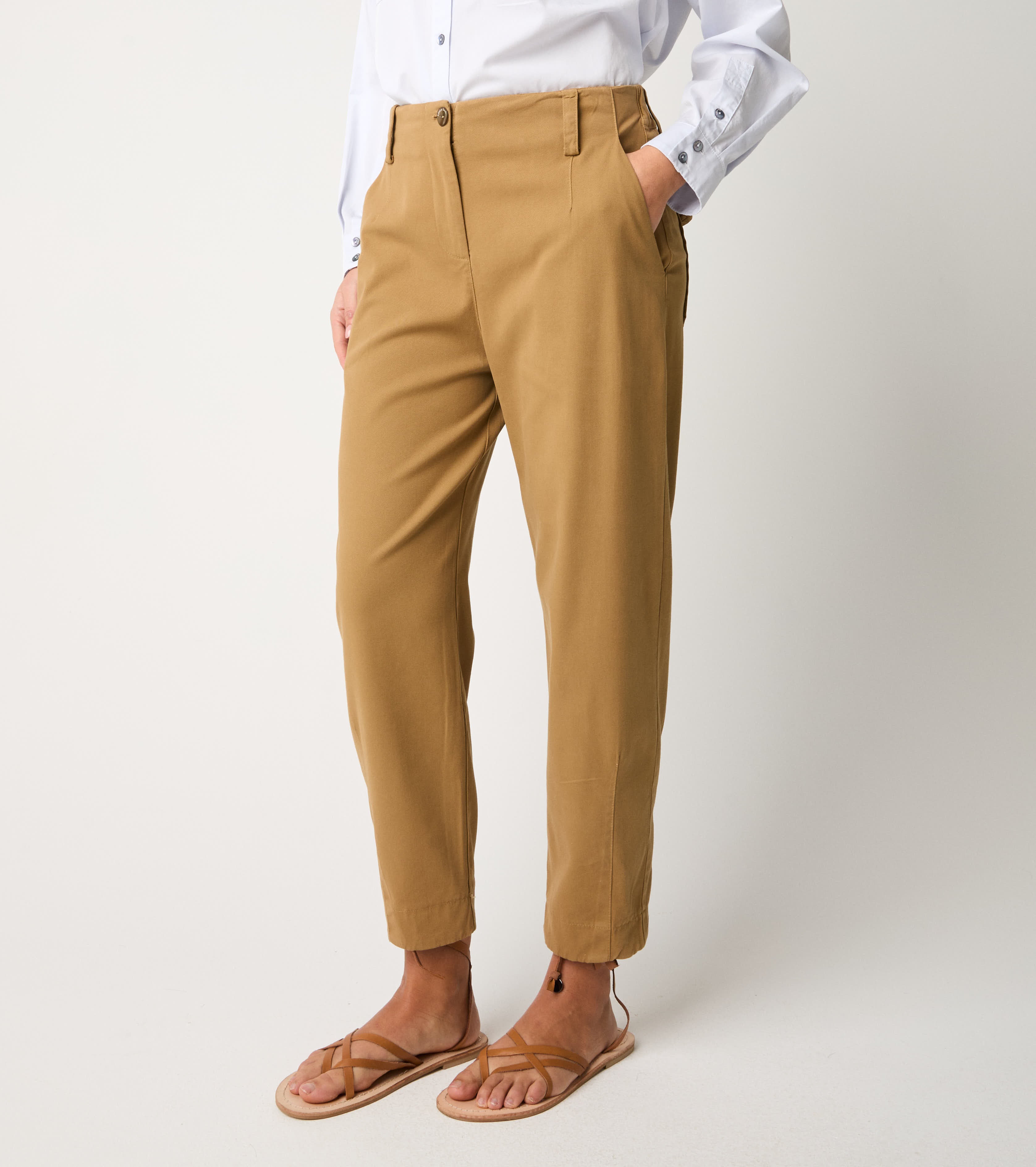 Pantaloni cropped in cotone stretch gold