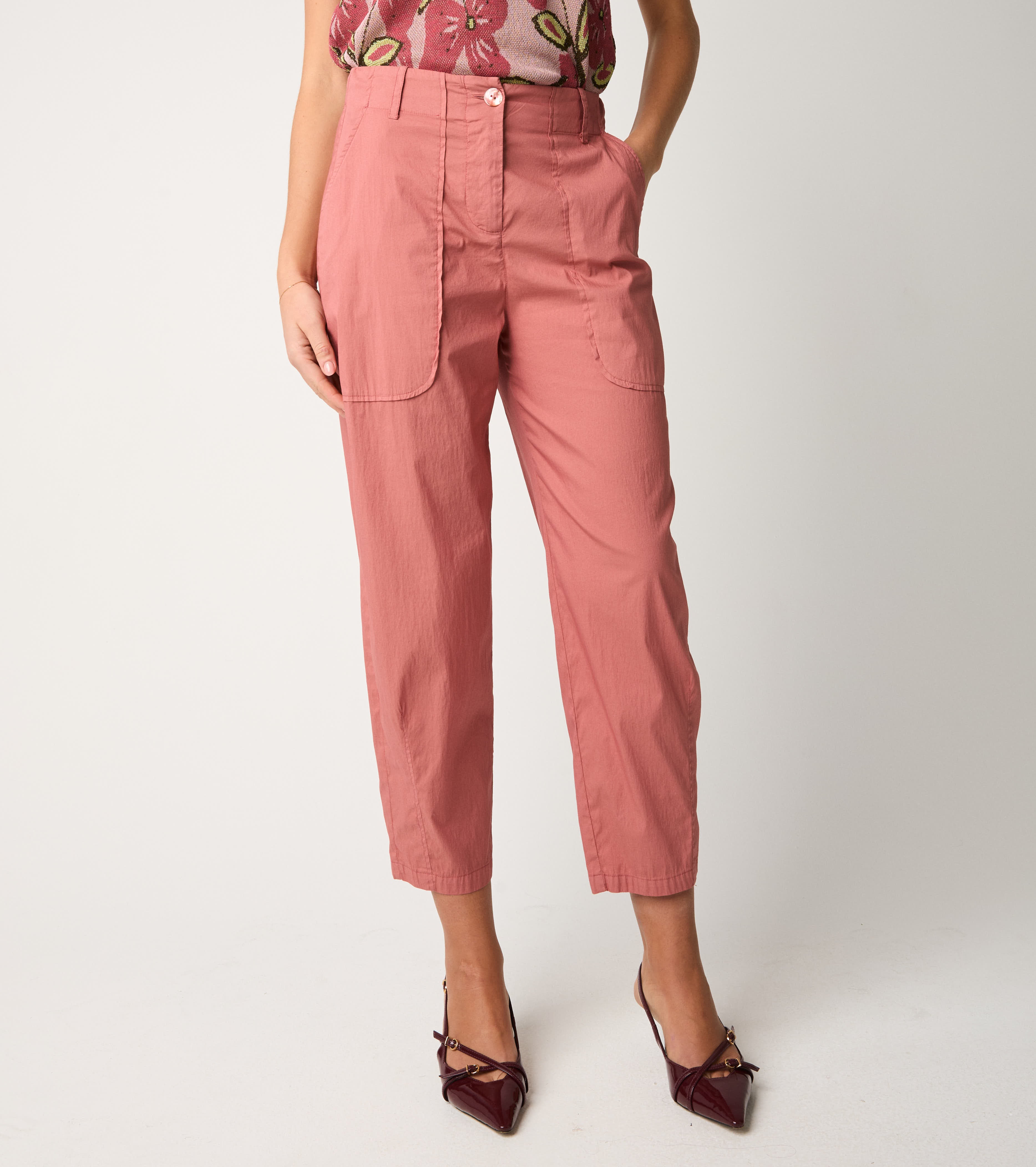 Памучни панталони с изрязани крачоли омбре