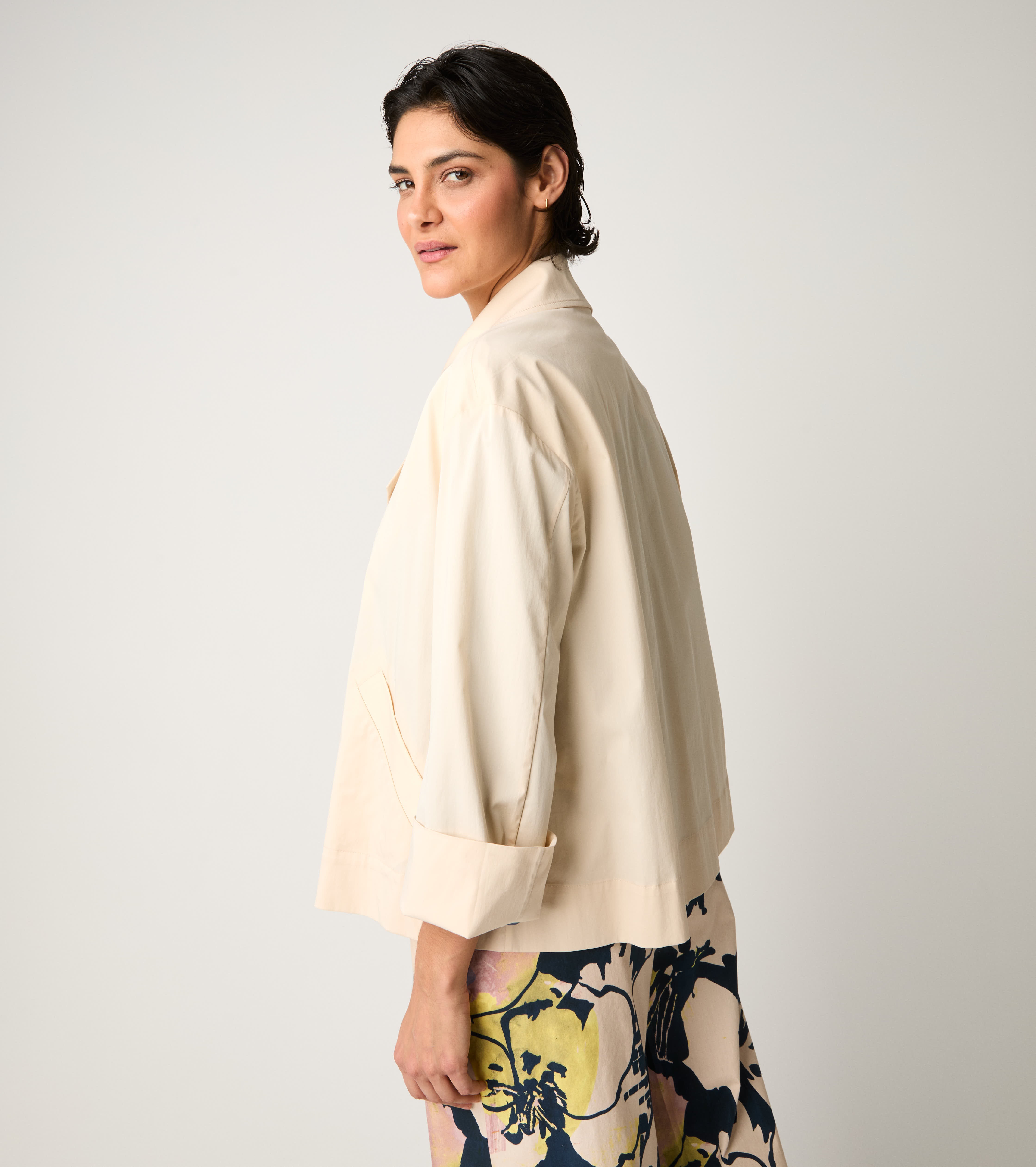 Single-breasted blazer with wine pockets