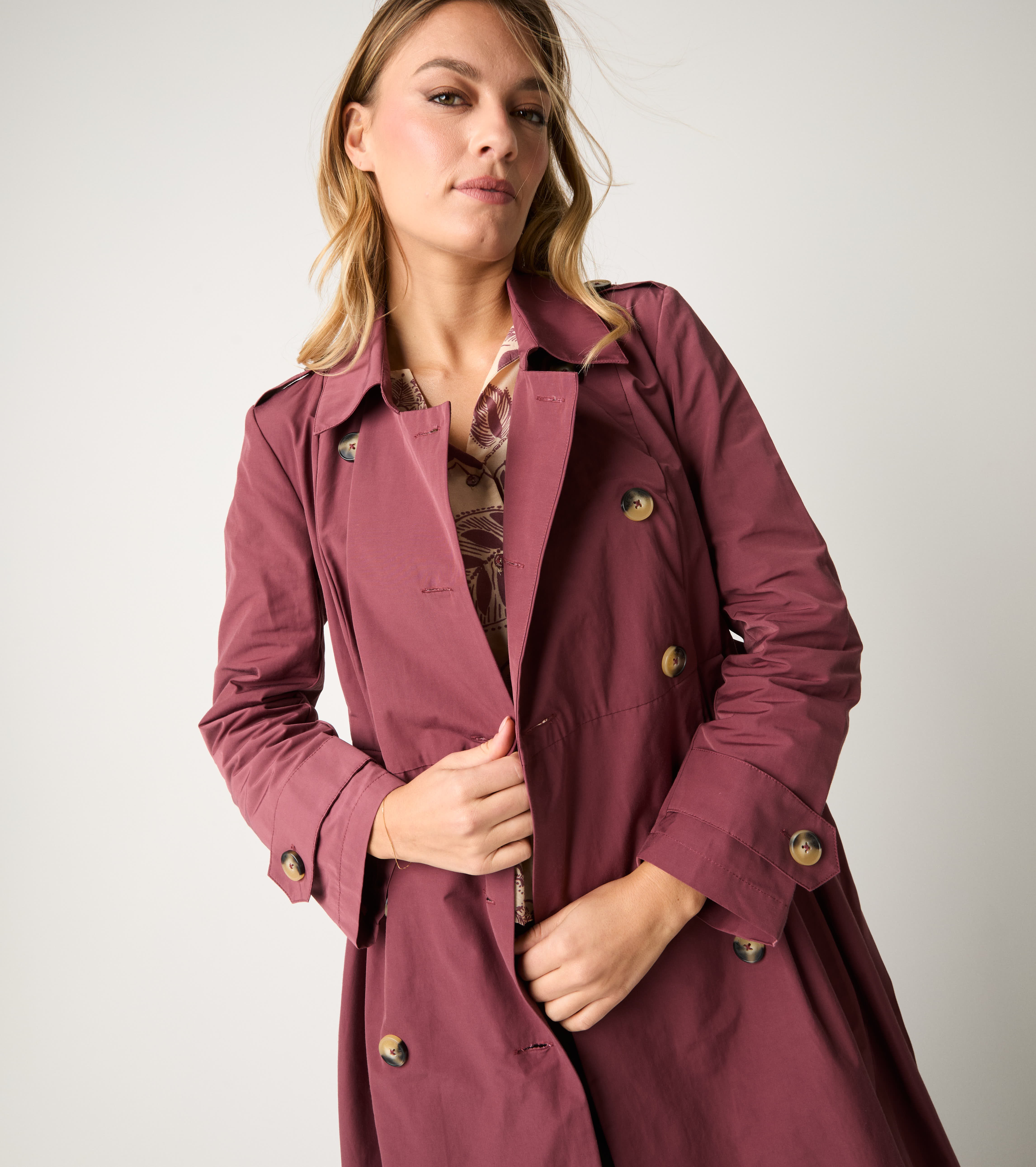 Непромокаем тренчкот с колан с мармалад