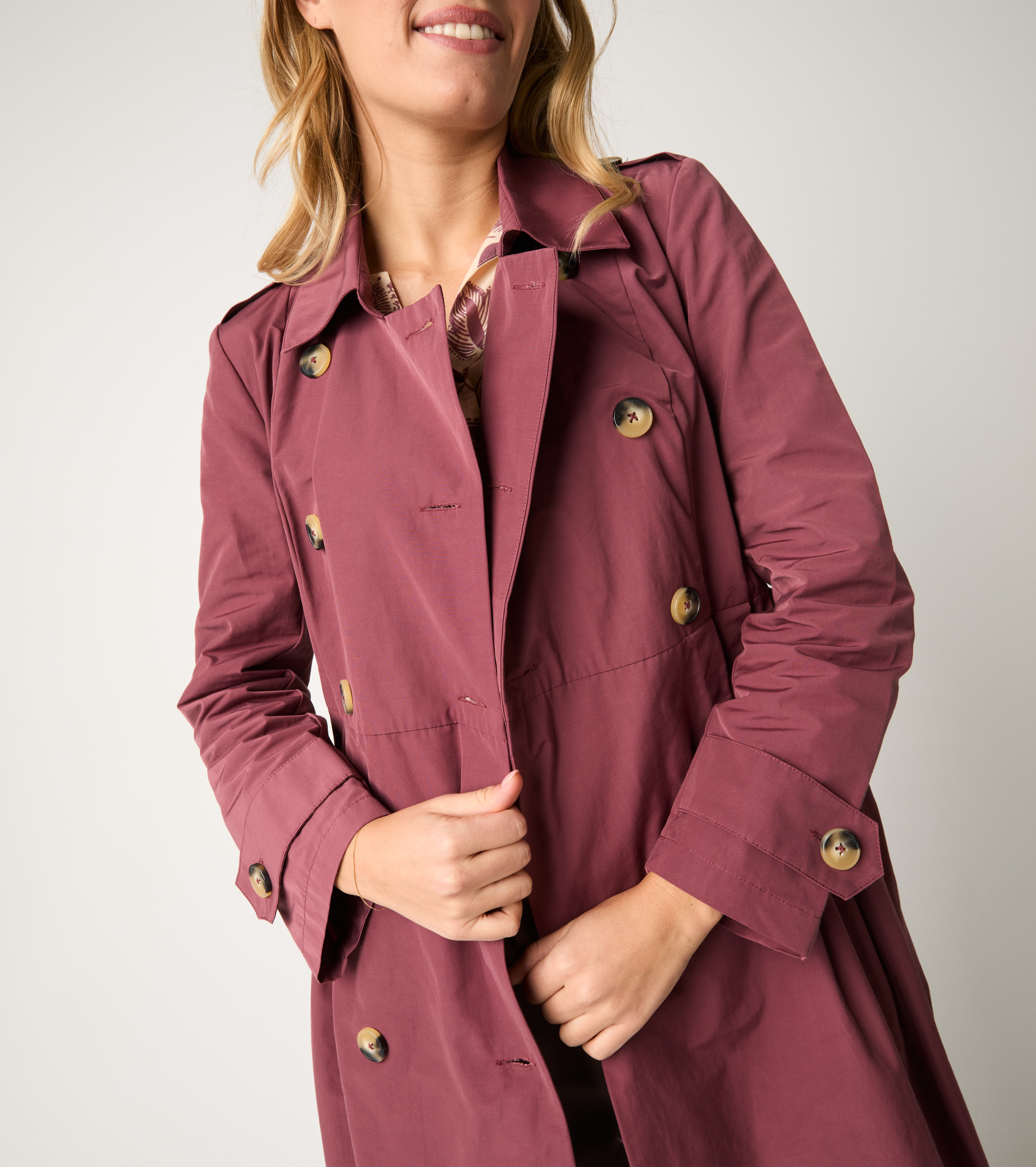 Непромокаем тренчкот с колан с мармалад