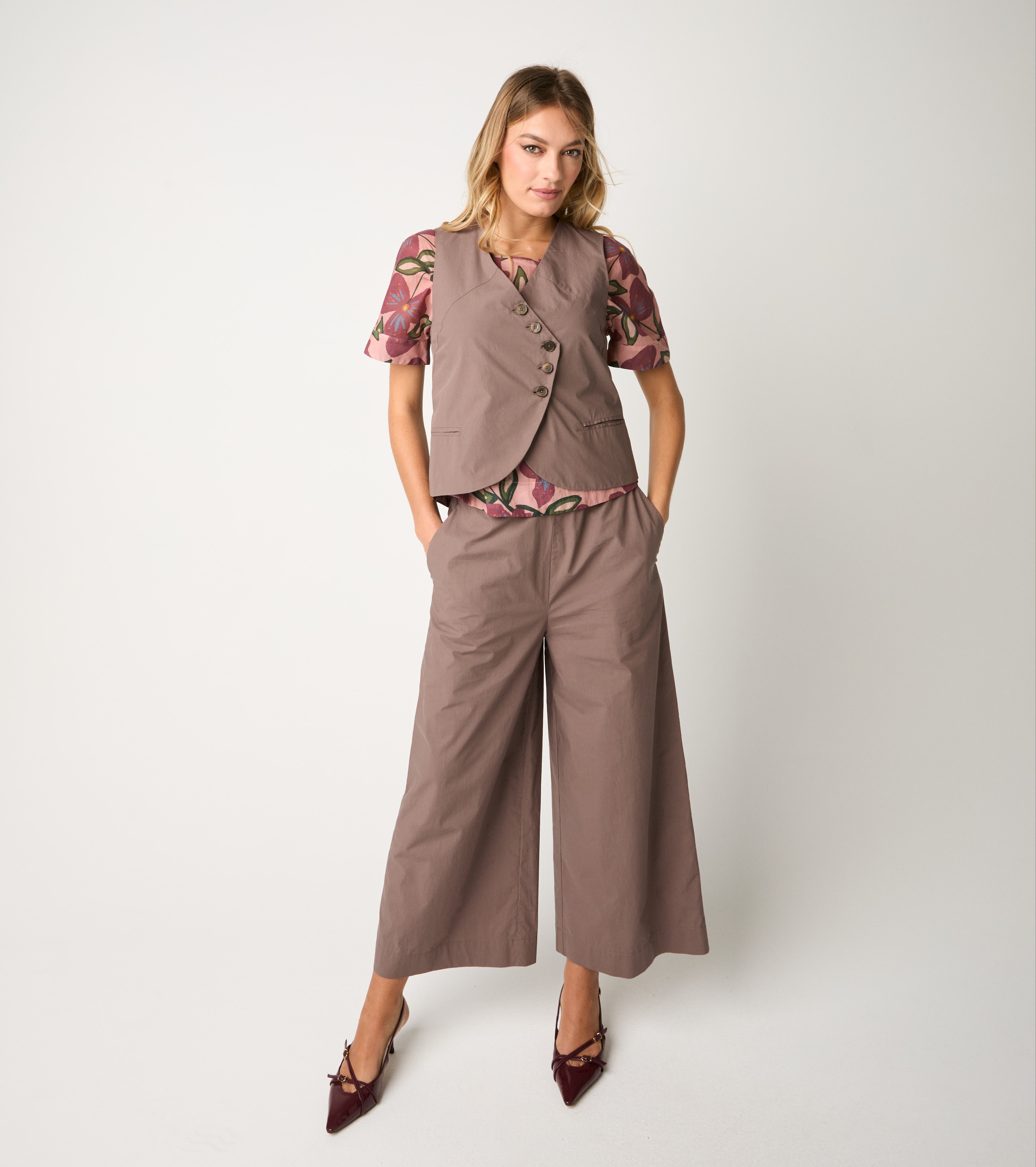 Gilet doppiopetto con tasche cacao