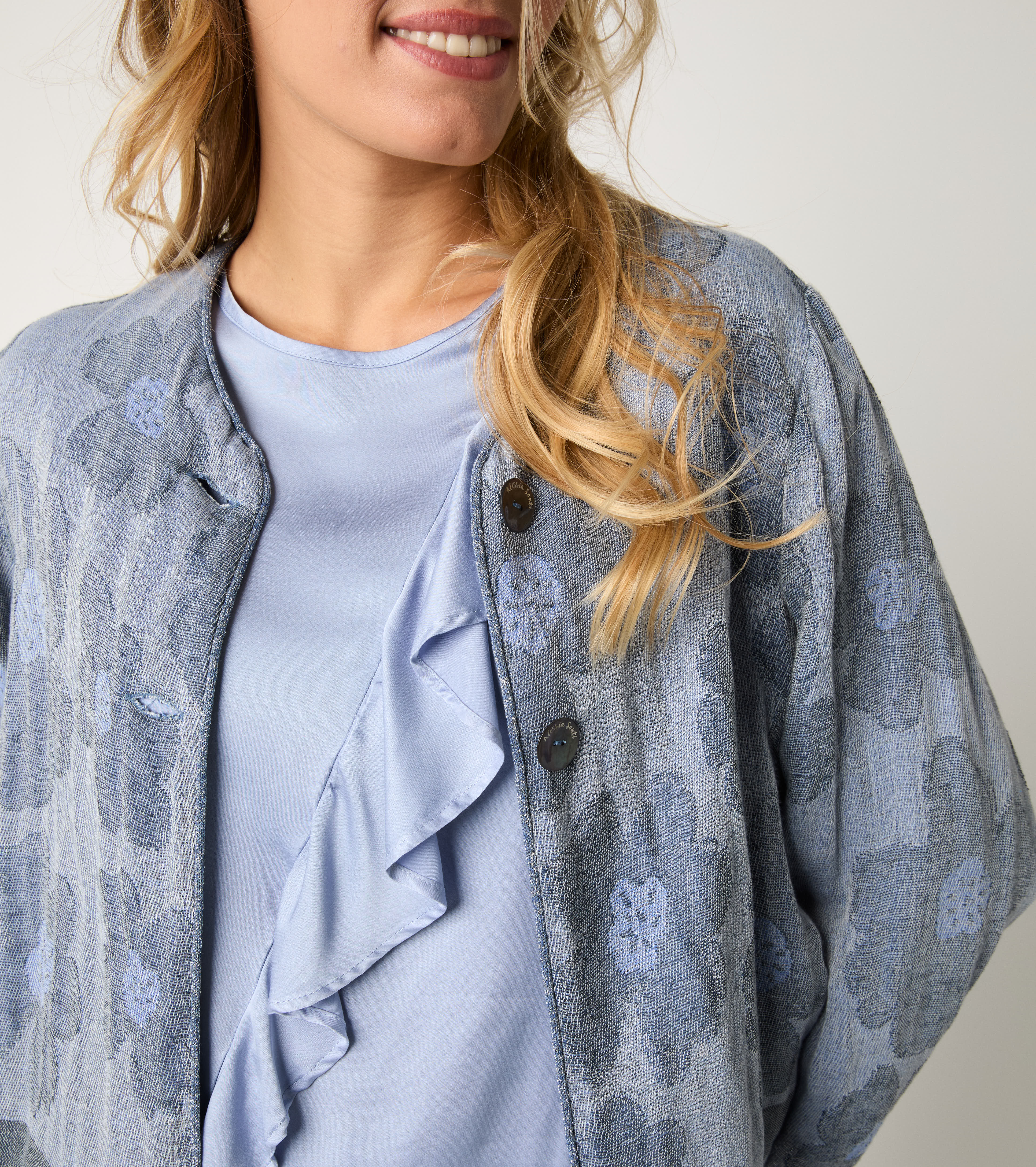 Jacquard jacket with jeans buttons