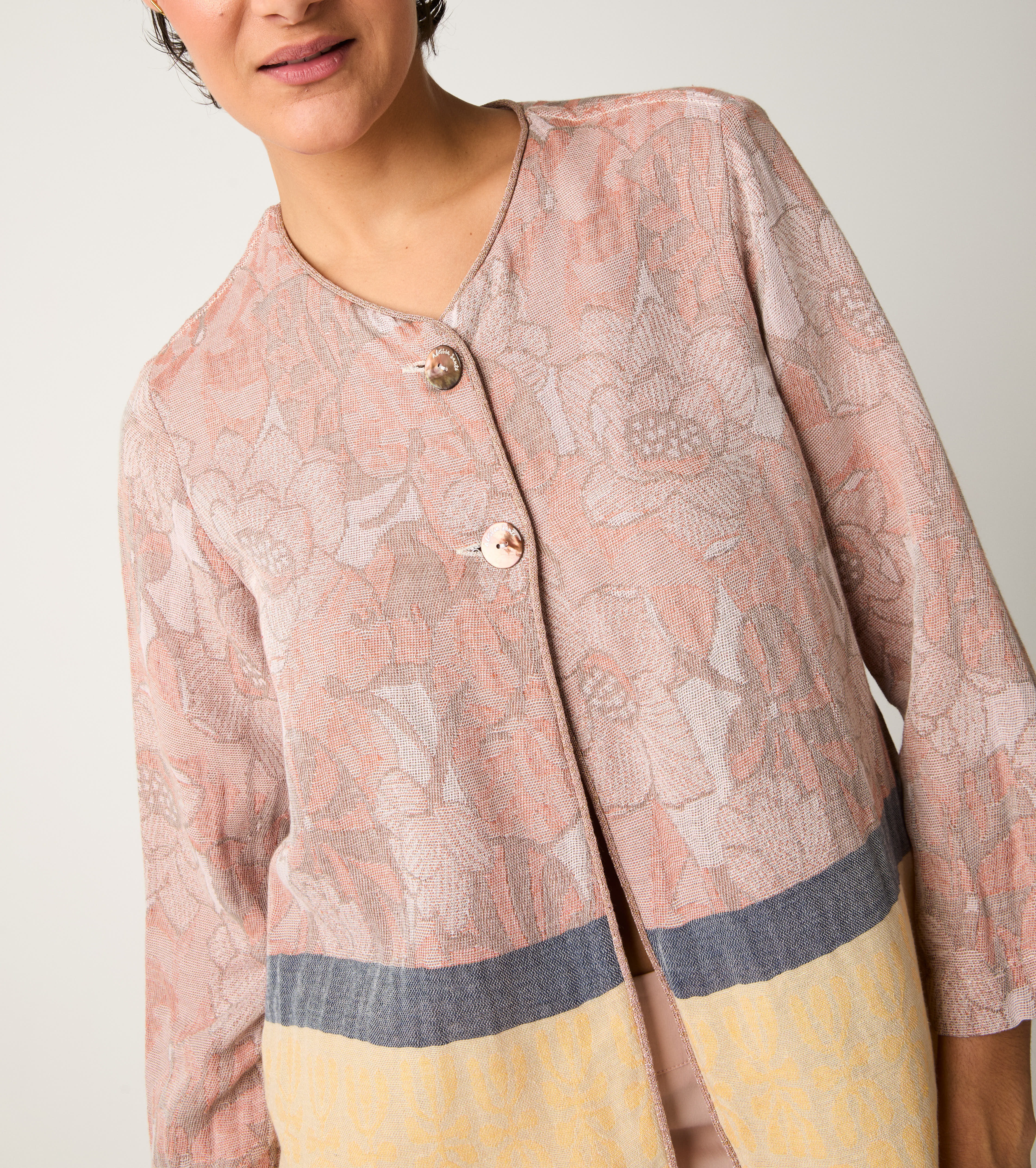 Giacca jacquard con bottoni foglie