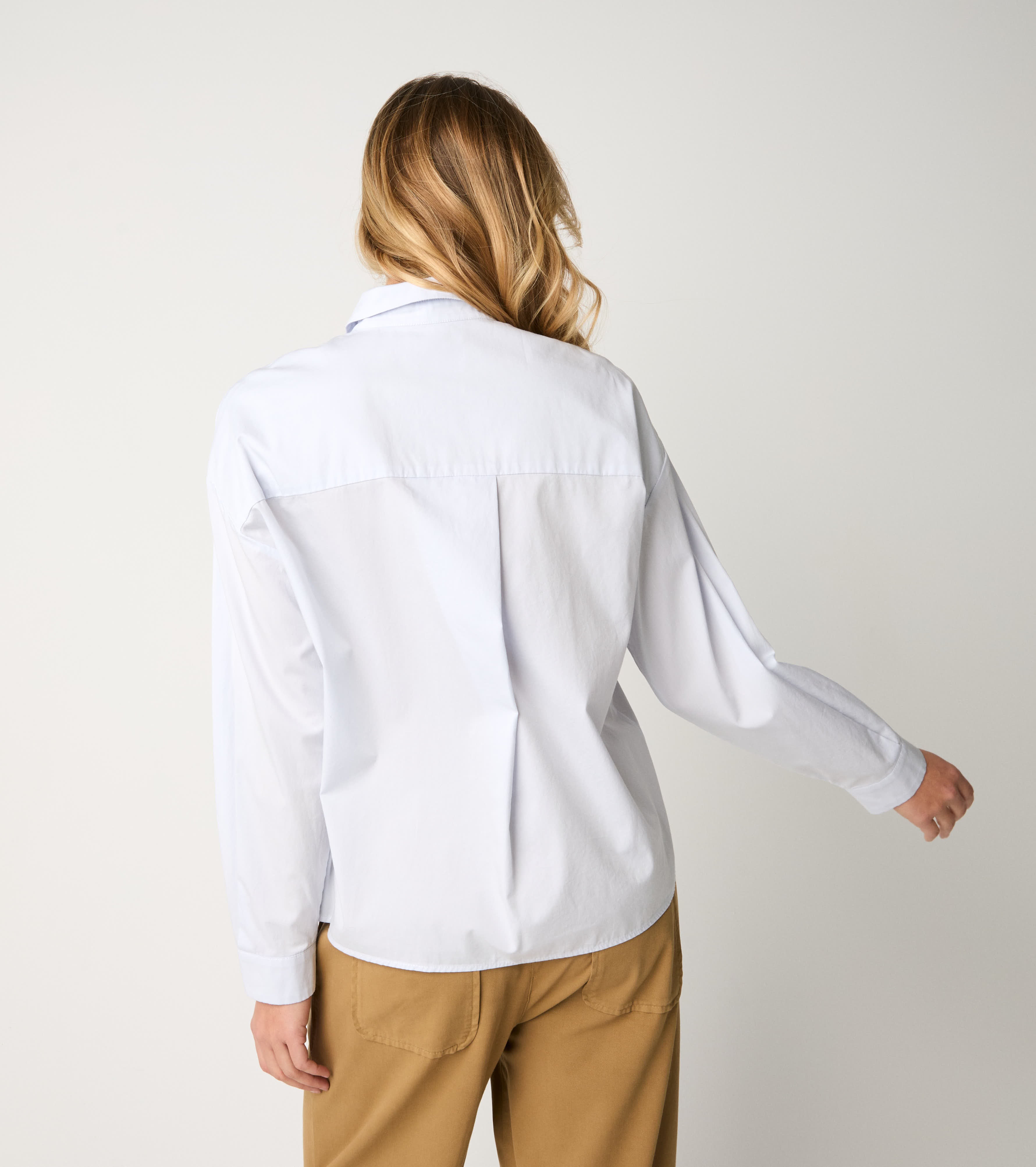 Риза с дълги кристални ръкави