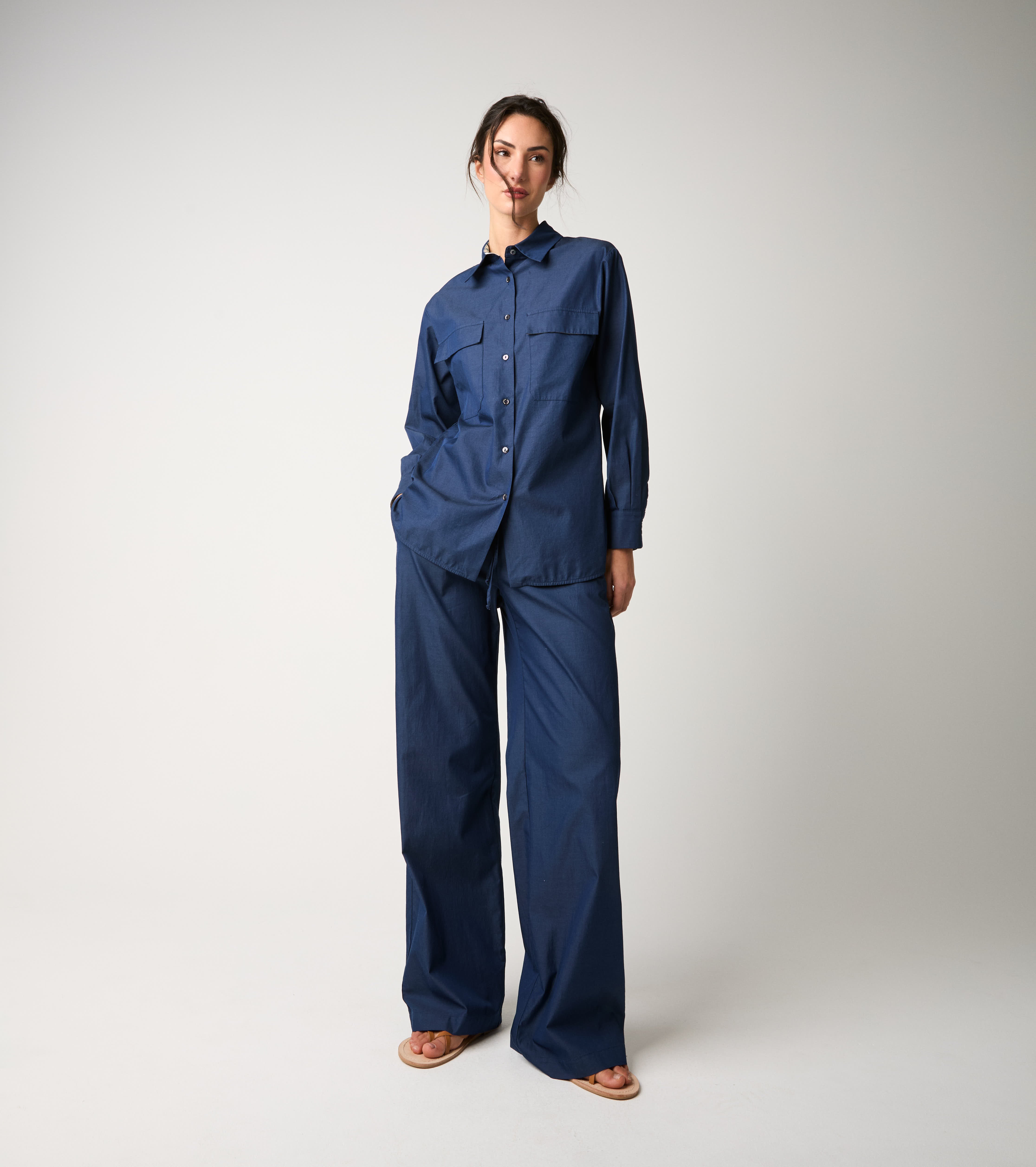 Camicia con taschini e maniche lunghe mezzanotte