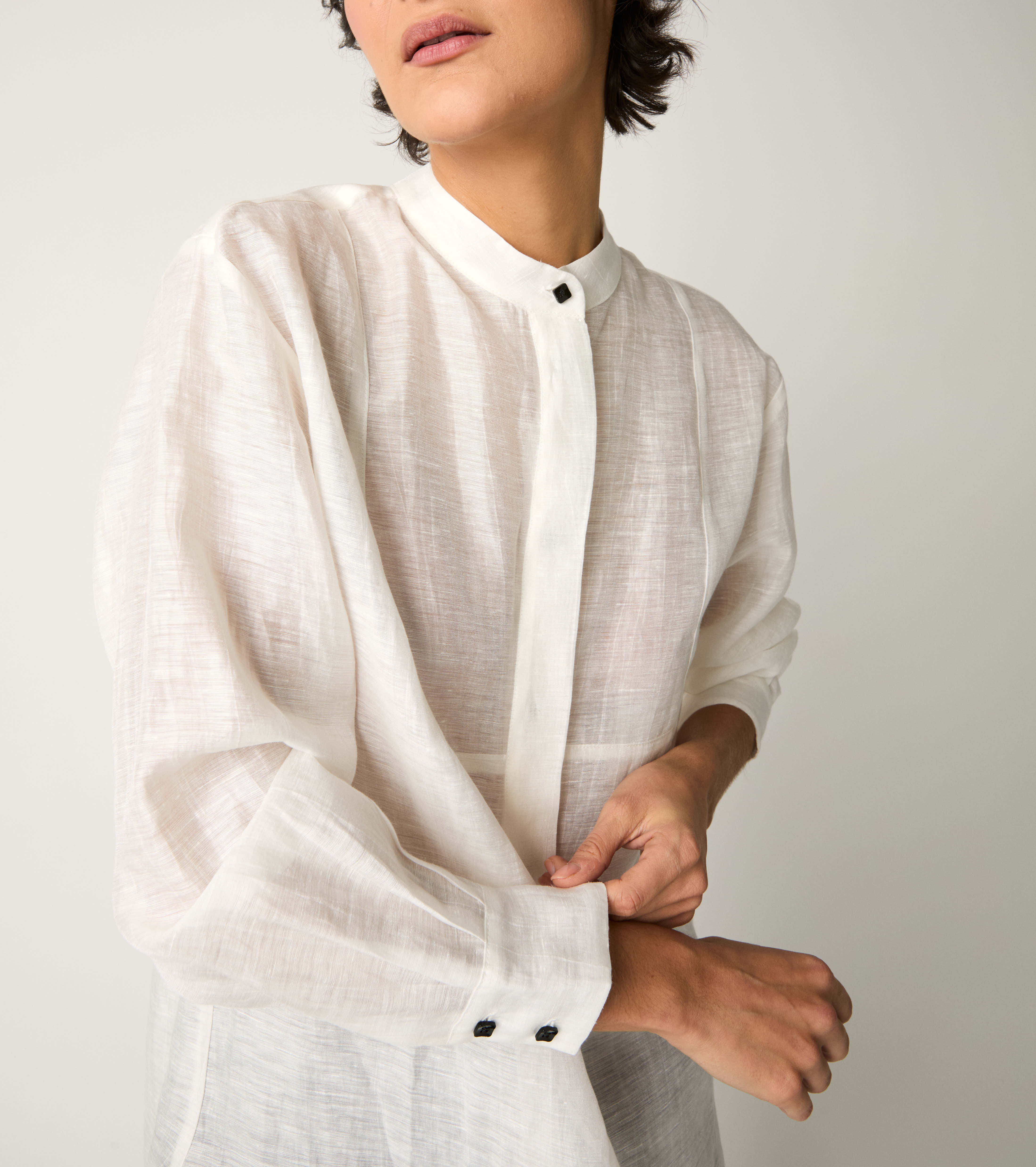 Shirt with natural mandarin collar