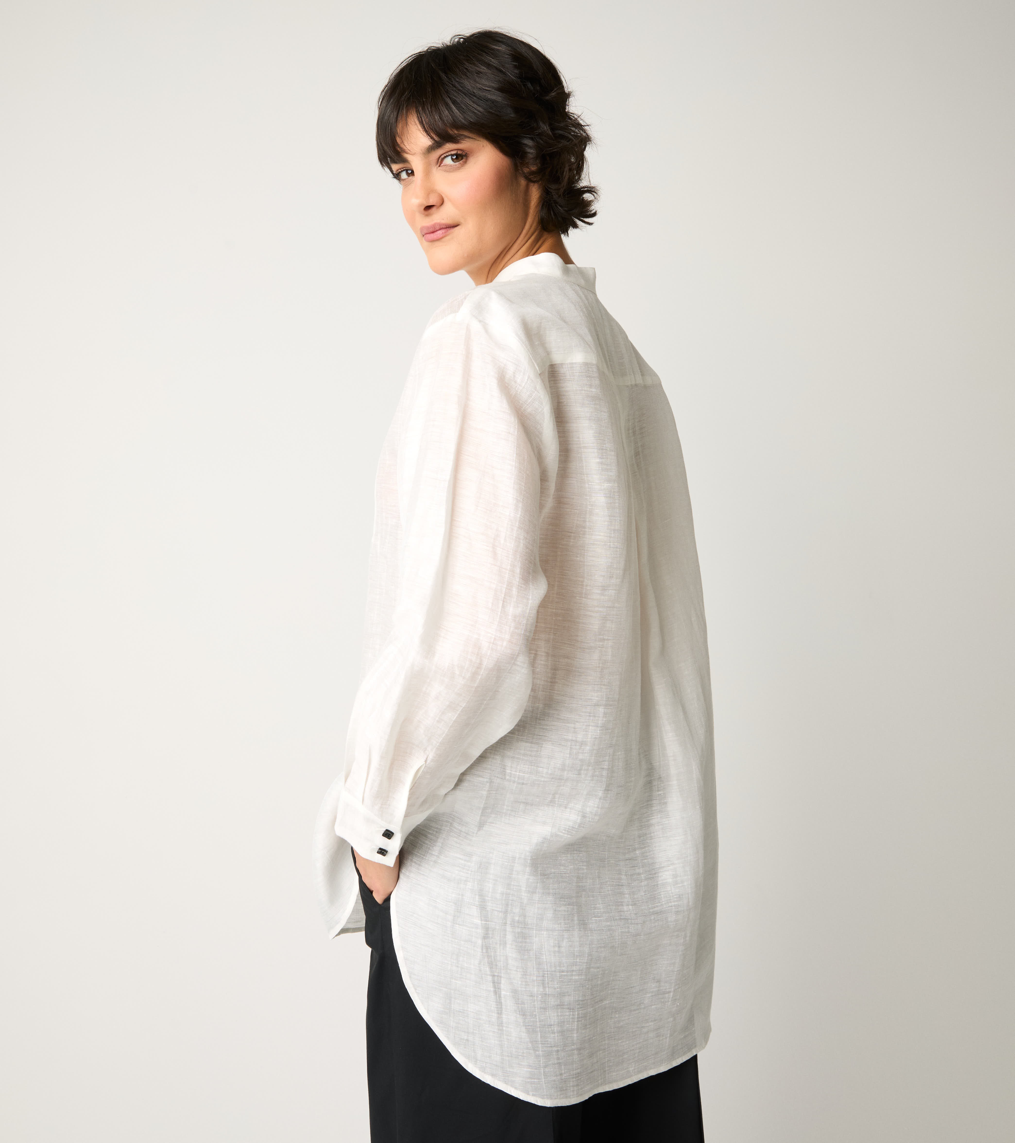 Shirt with natural mandarin collar