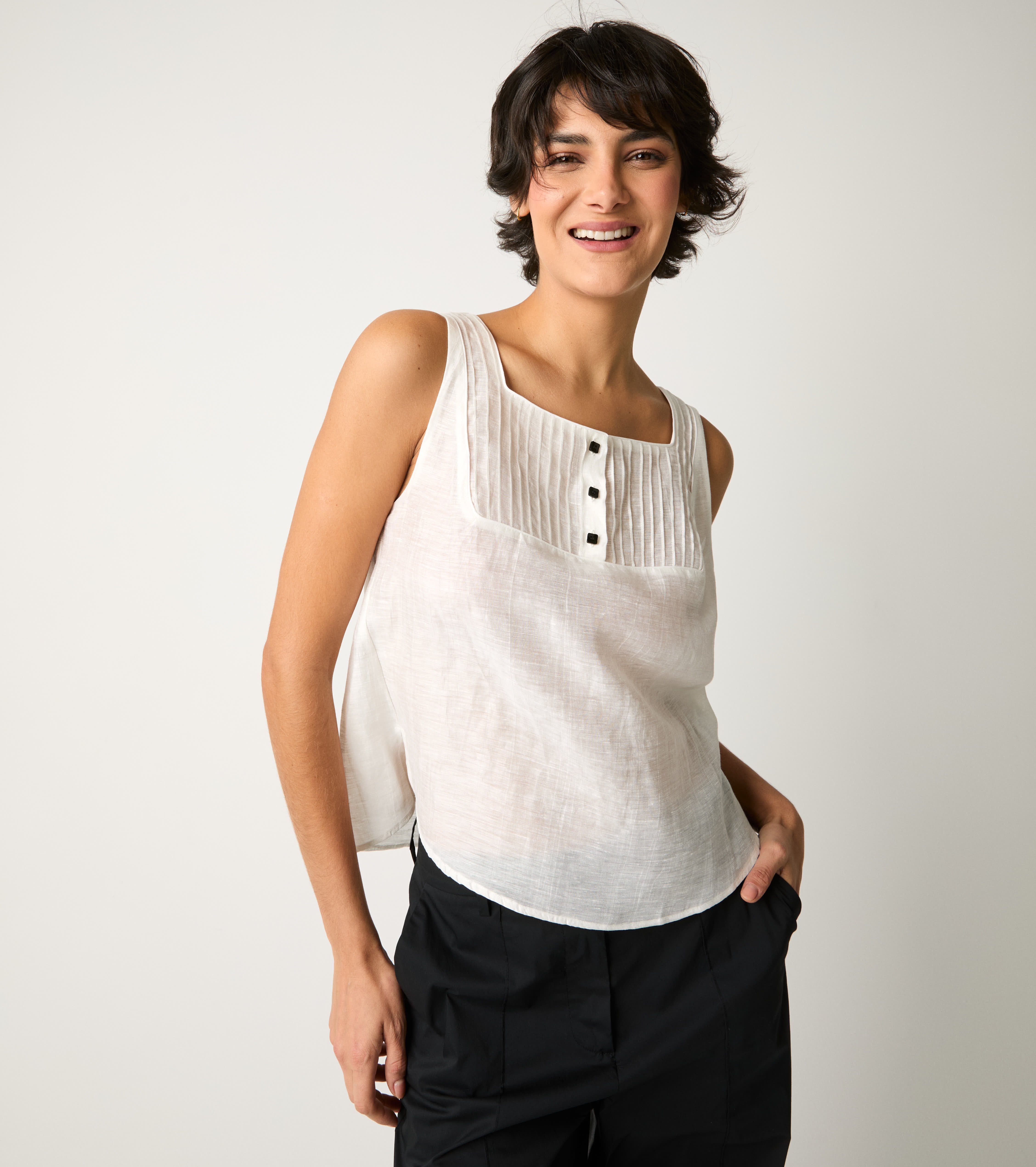 Top con bottoni gioiello naturale