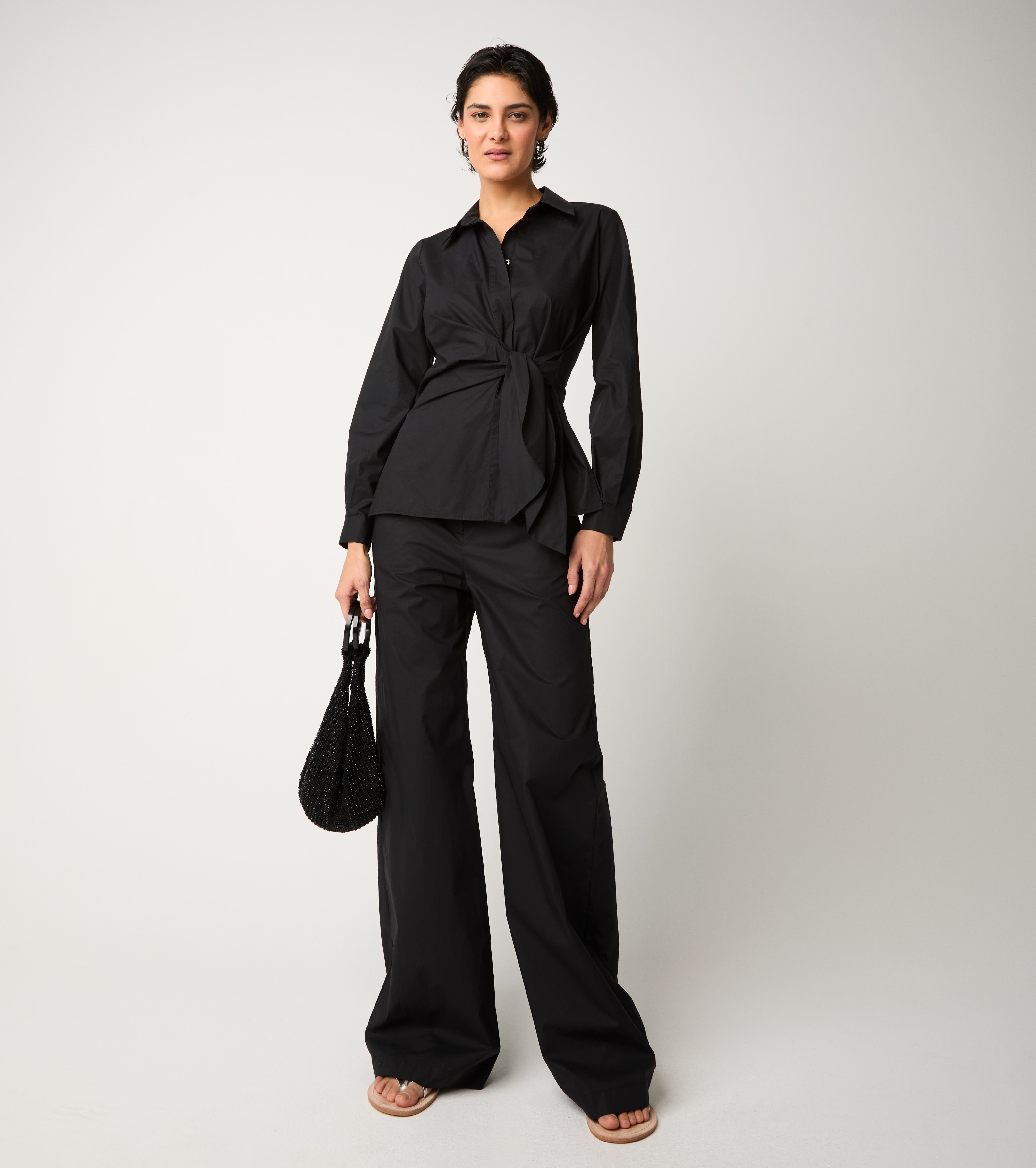 Camicia con fiocco nero