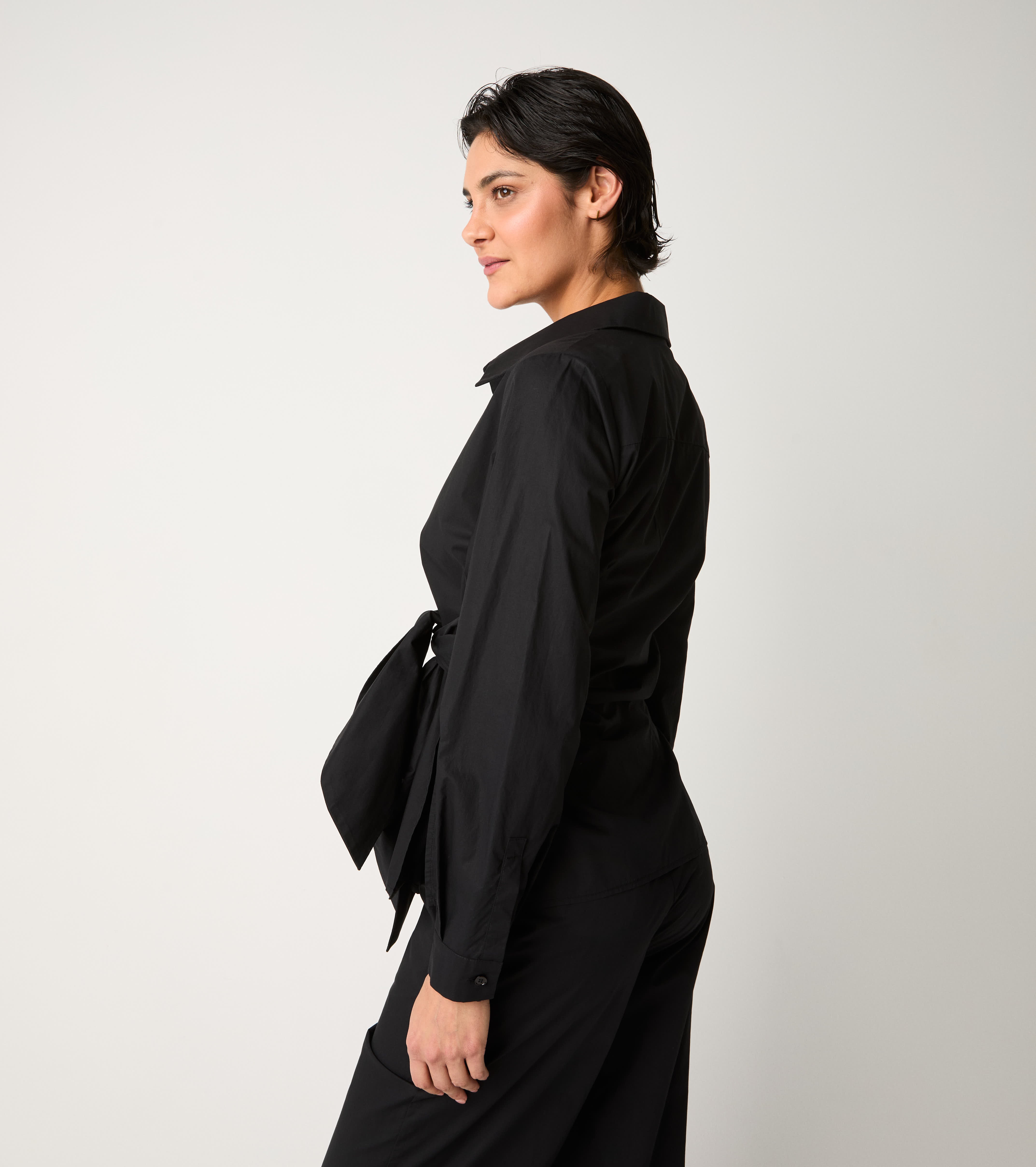 Camicia con fiocco nero