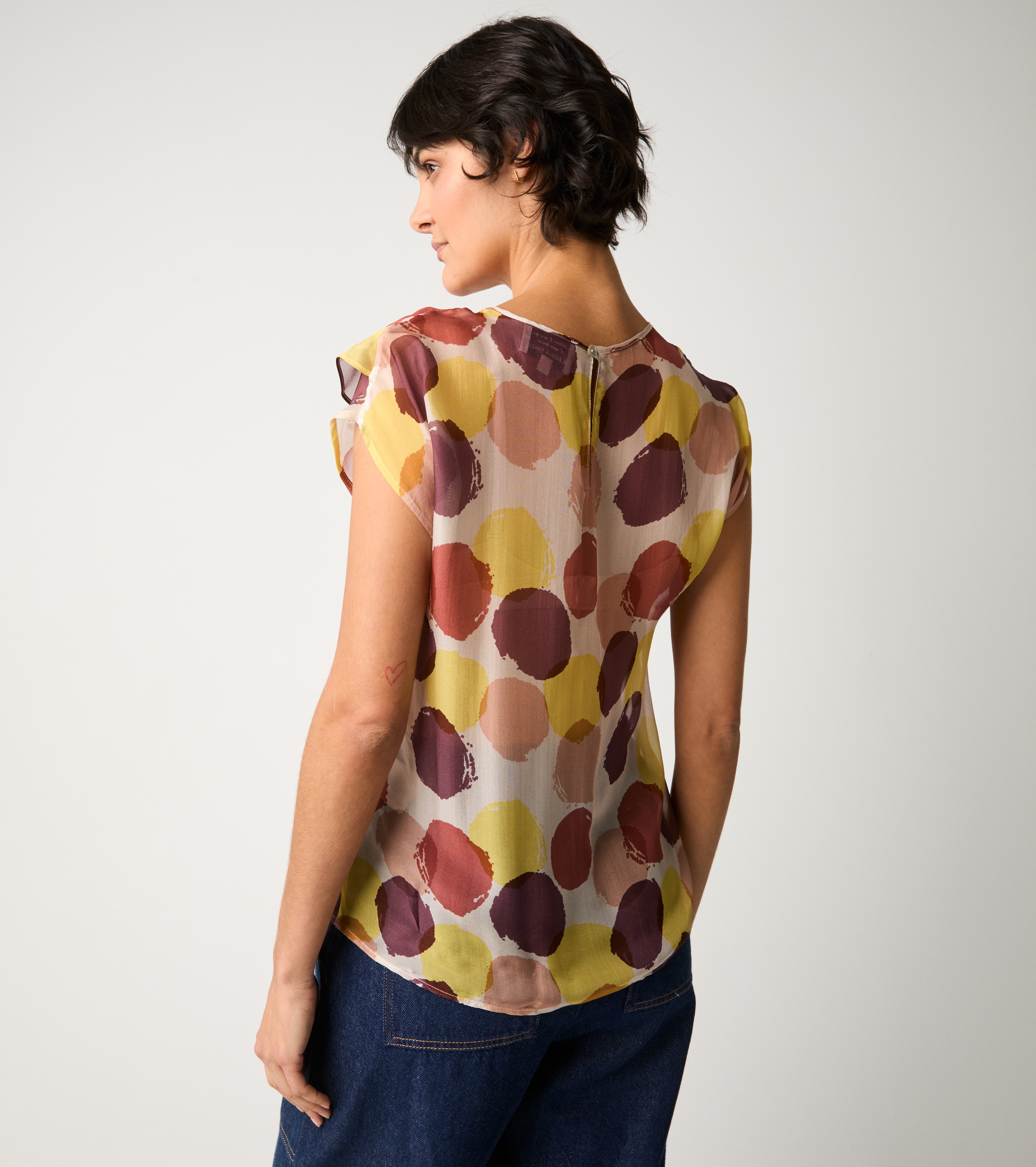 Блуза с къдрички на точки