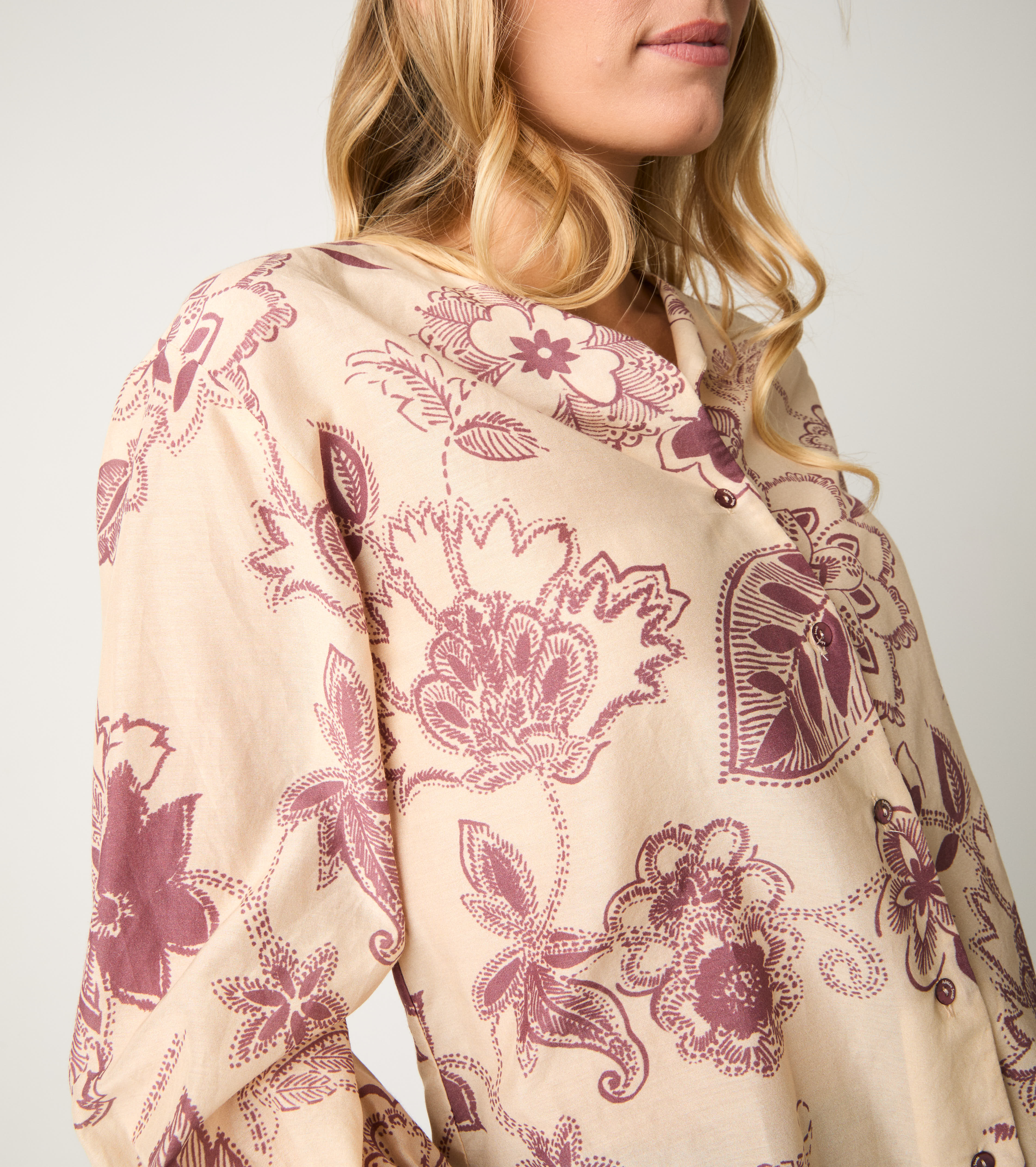 Shirt with wine floral paisley print