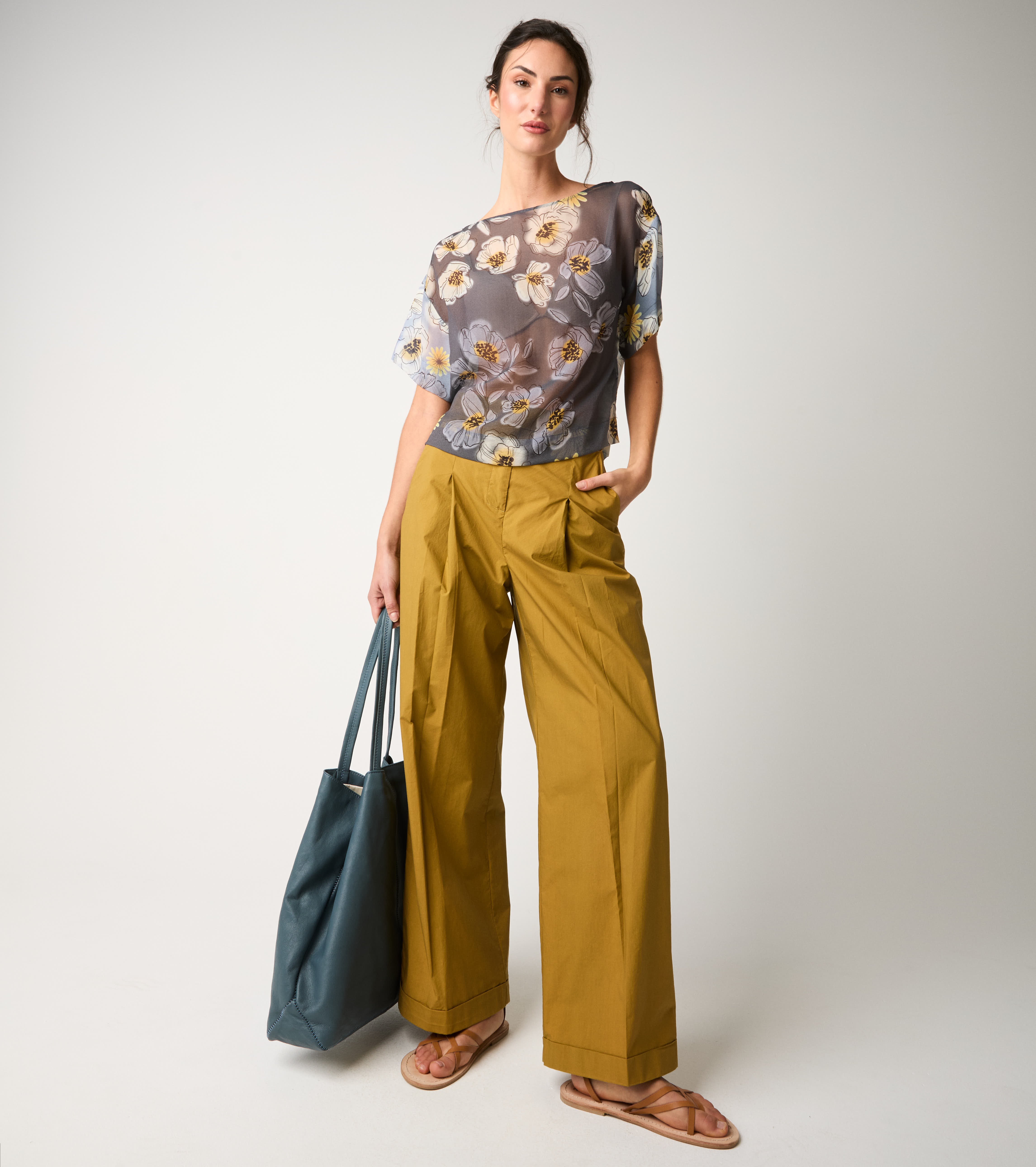 Floral blouse with boat neckline blue