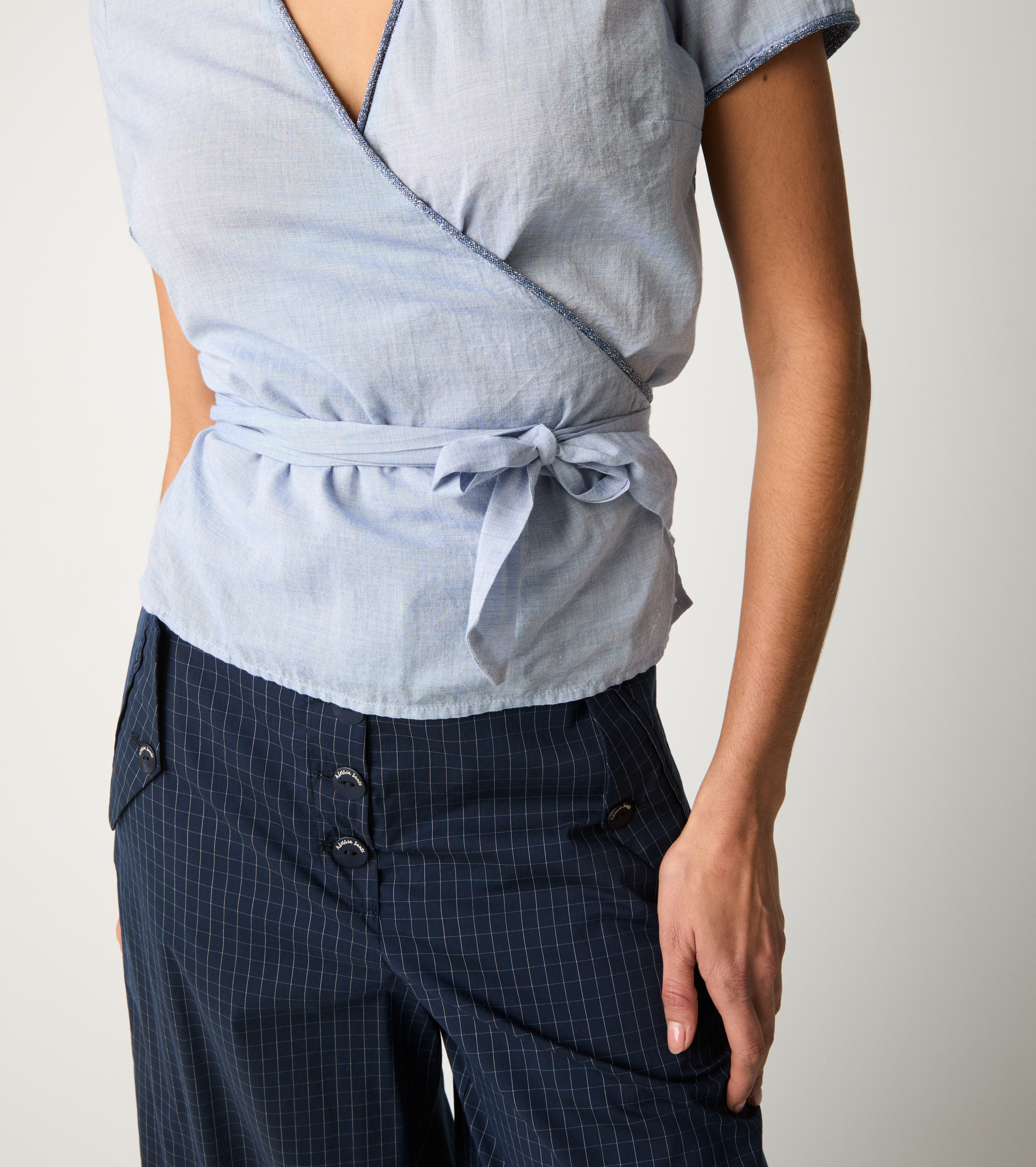 Blouse with belt and paper bow