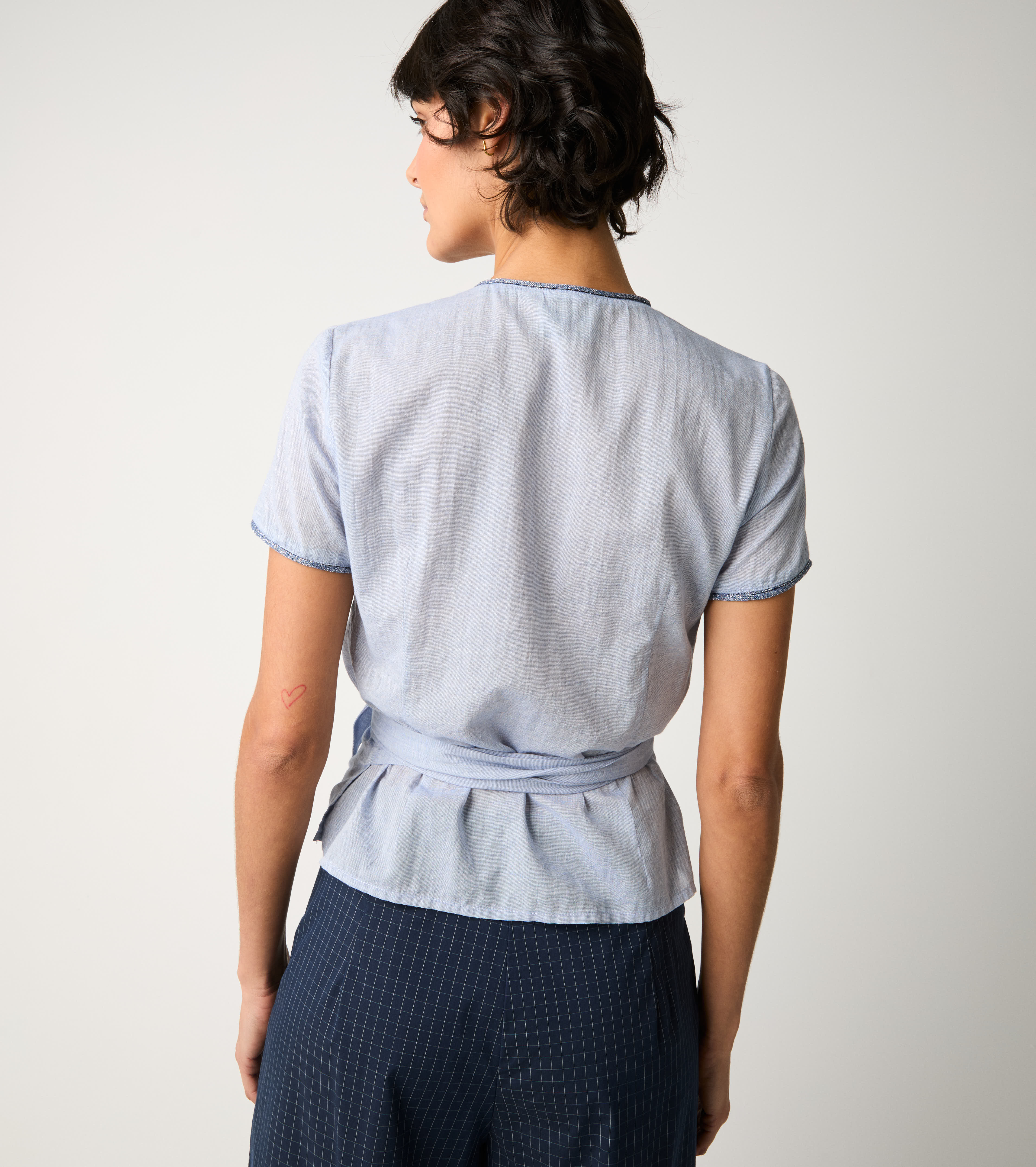 Blouse with belt and paper bow