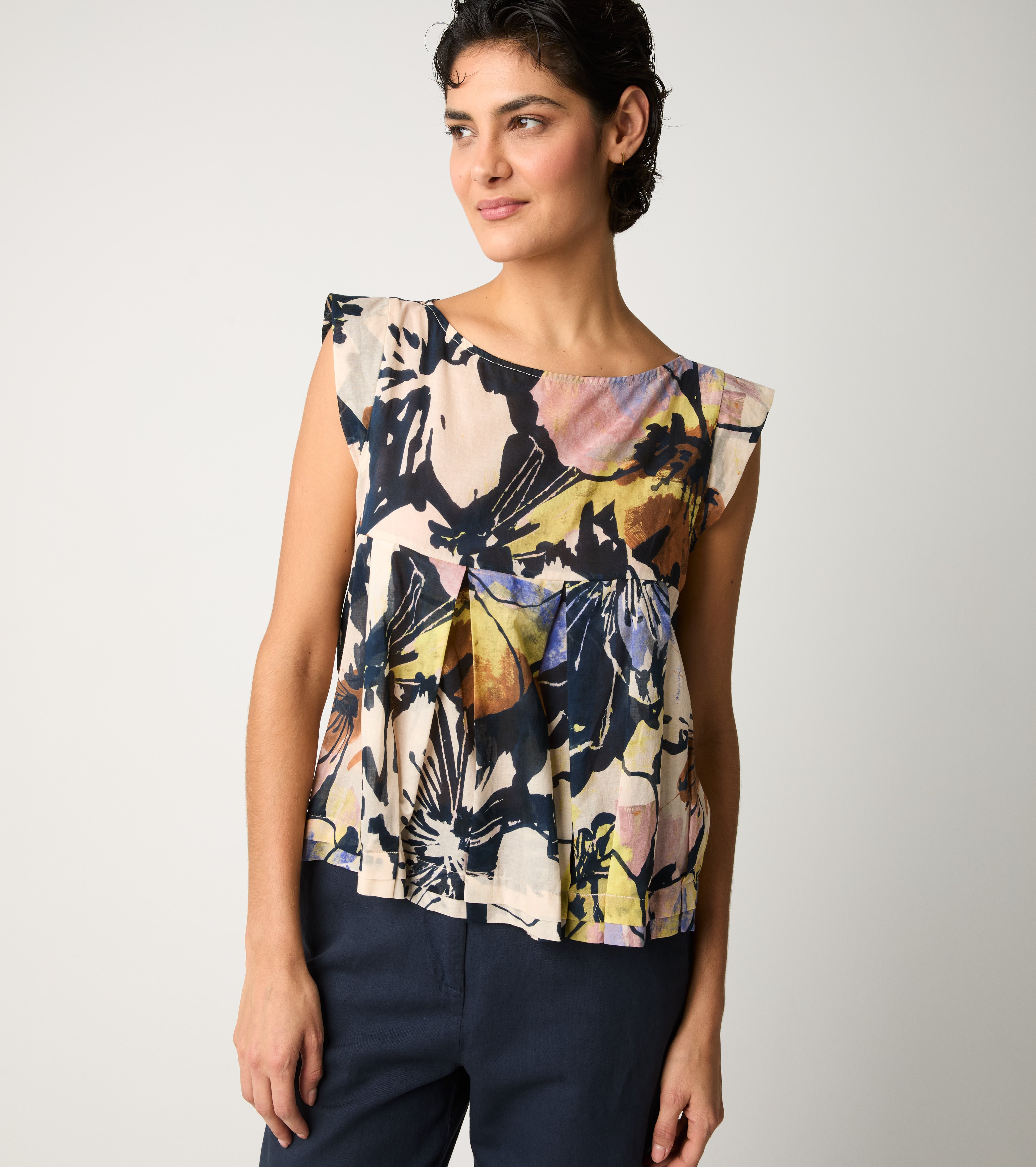 Флорален топ с деколте на лодка