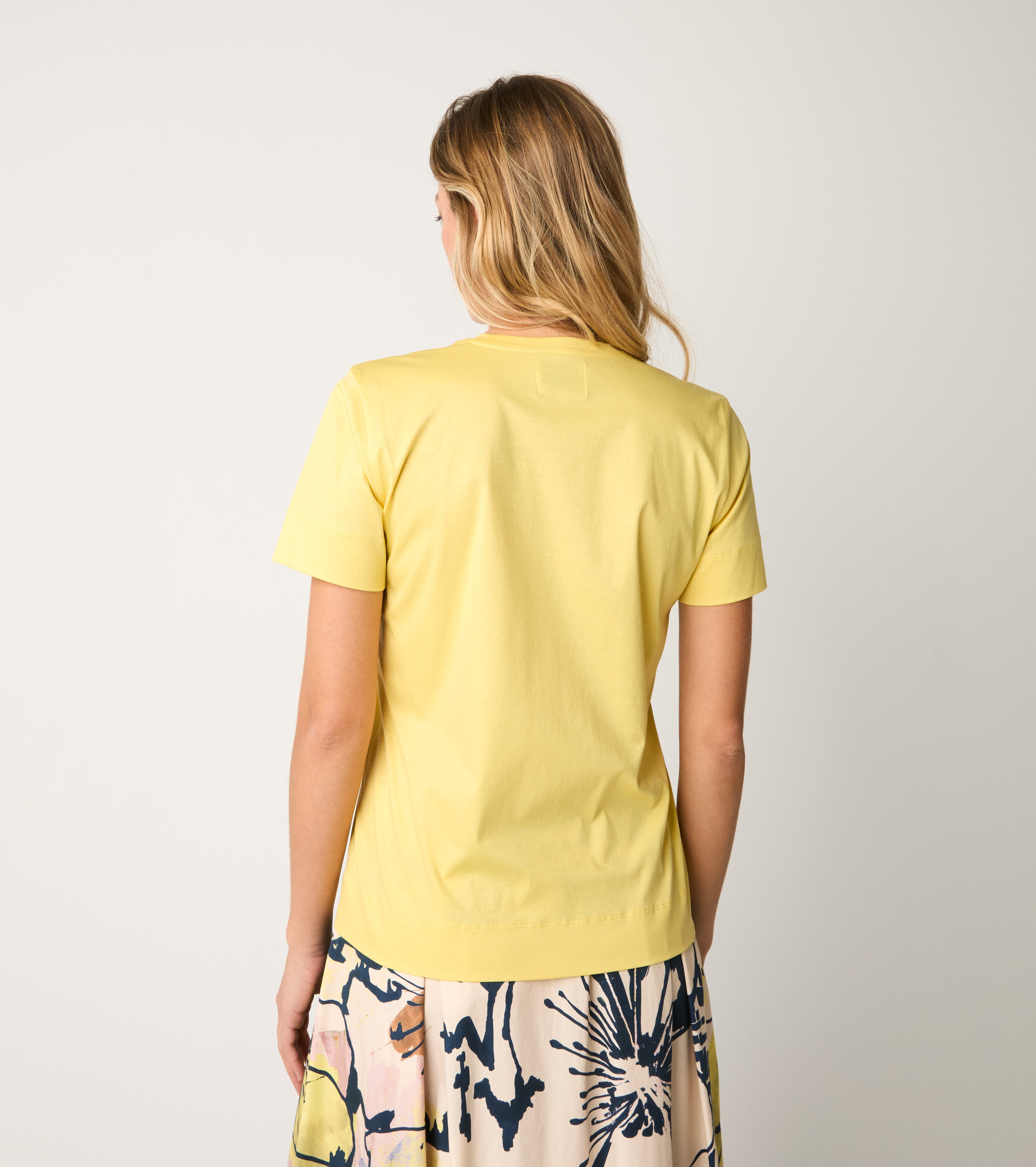 T-shirt con stampa lettering ananas