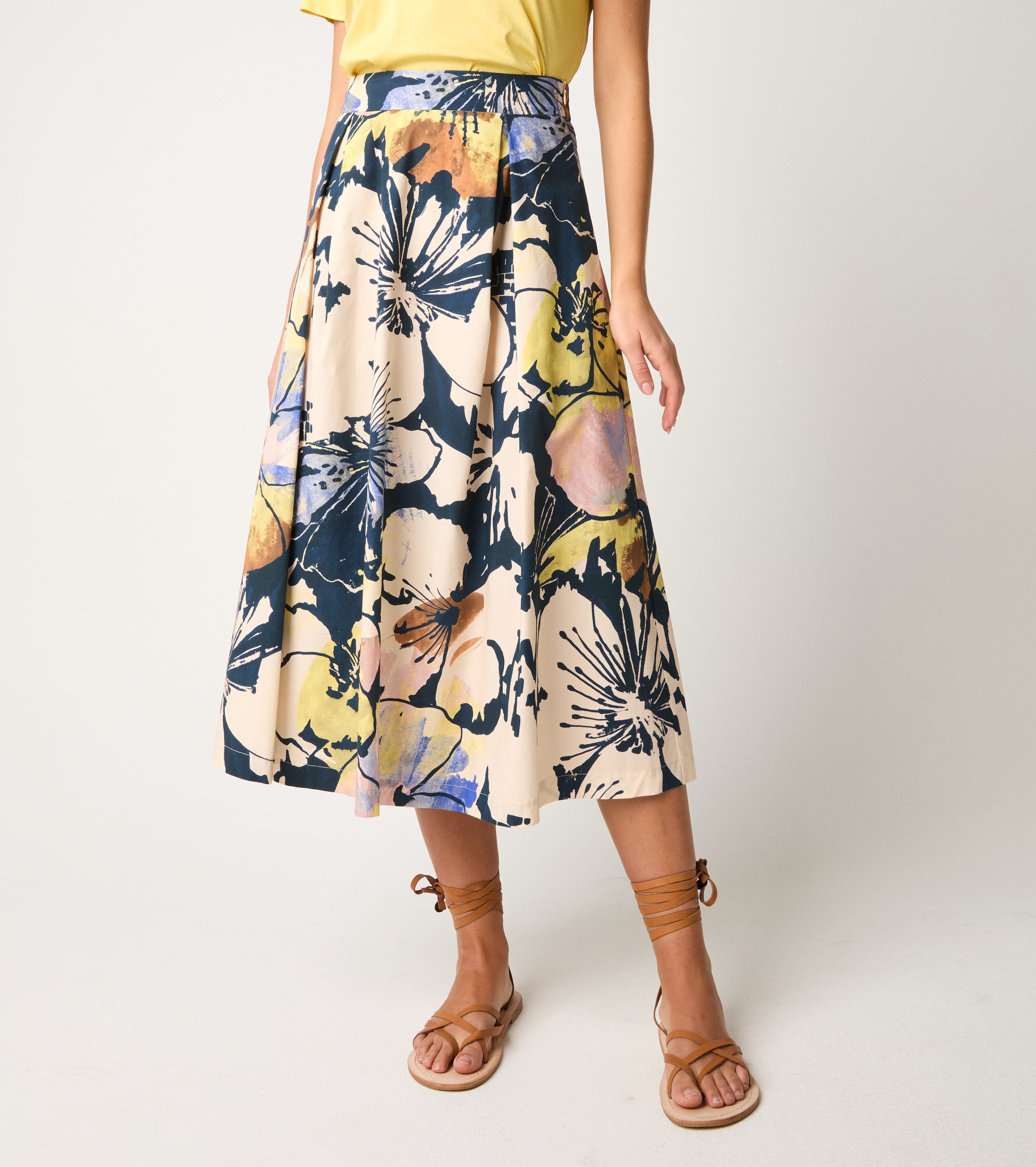 Флорална пола с дълъг ръкав