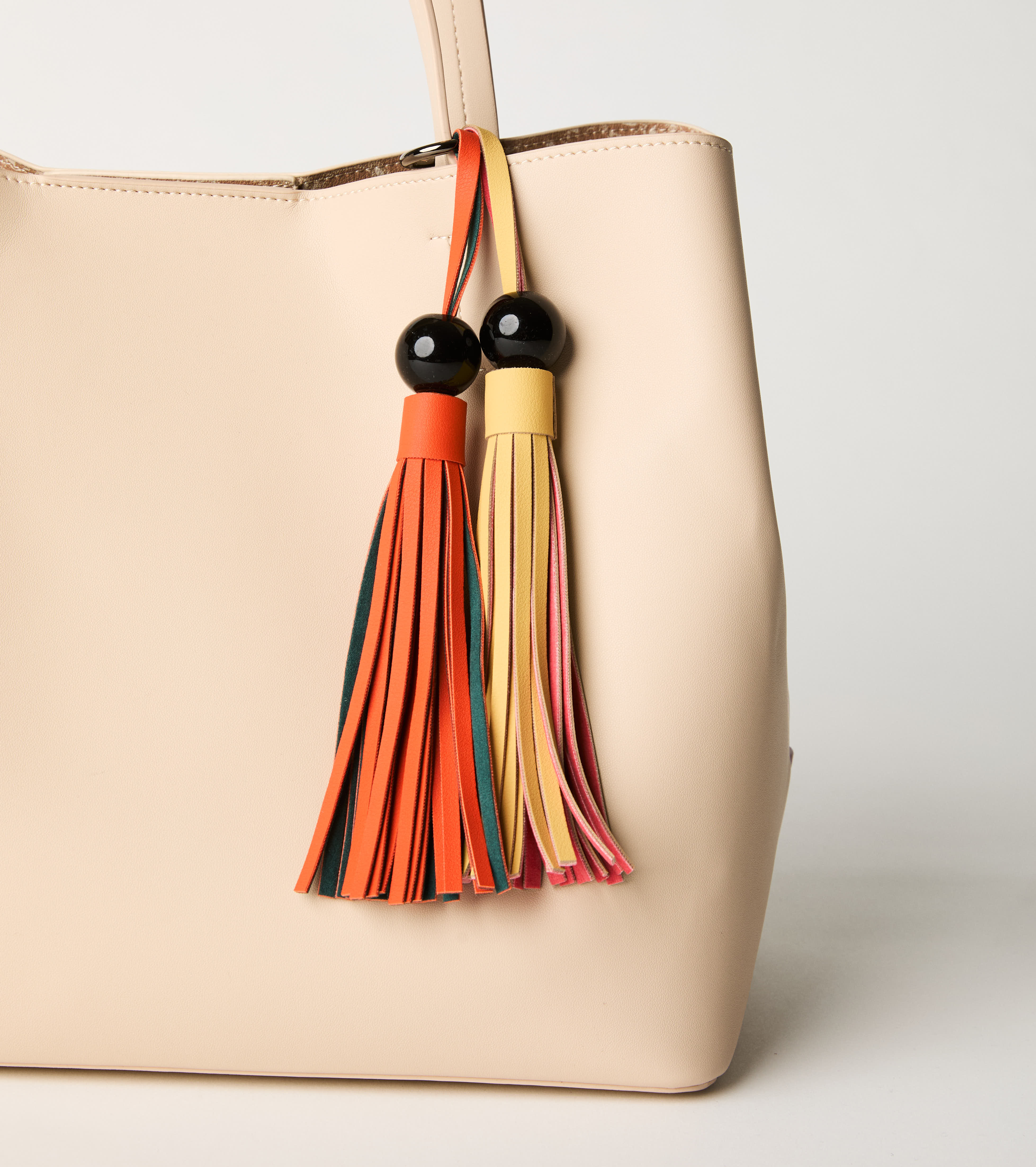 Borsa shopping con charms nappine burro