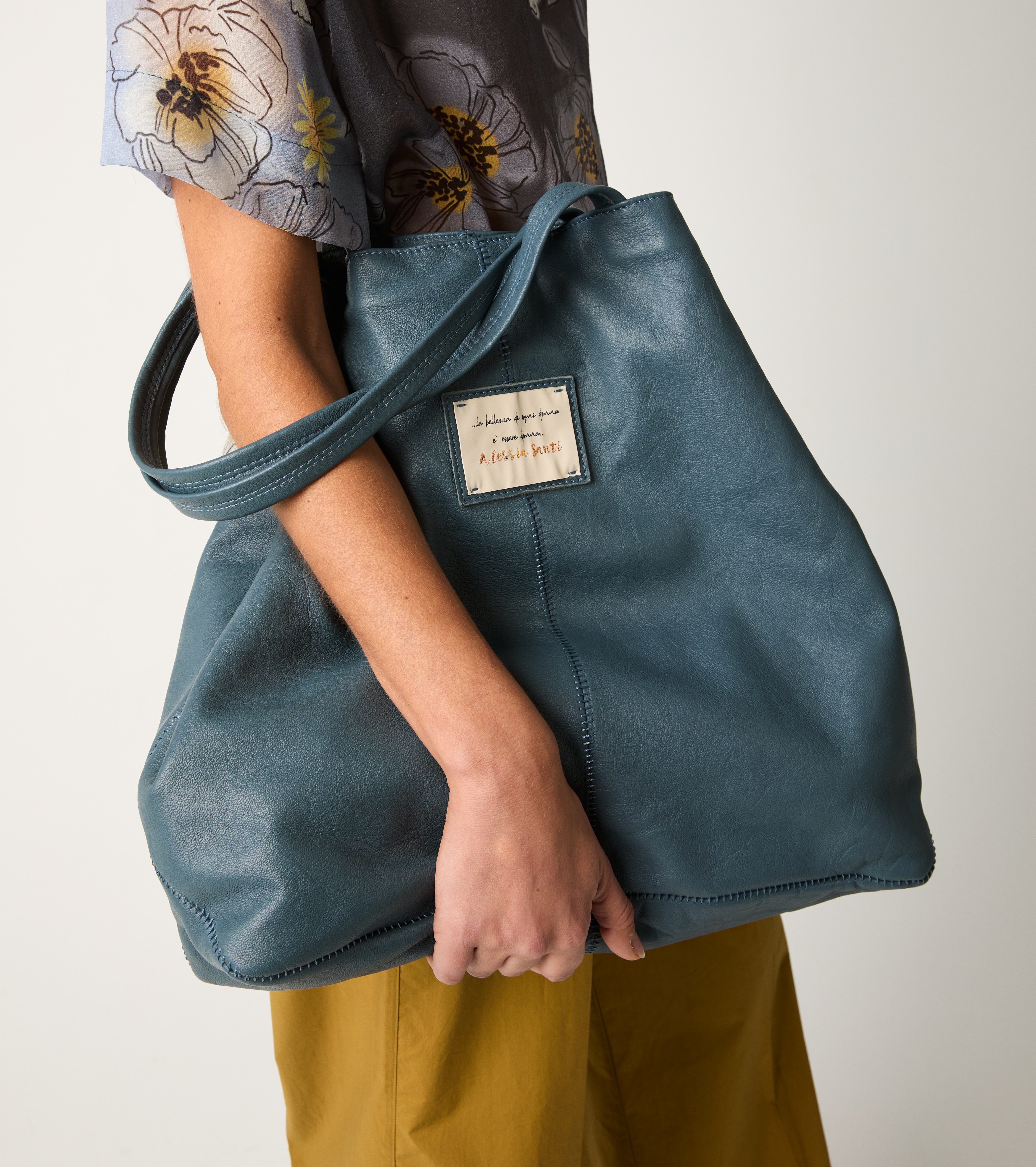 Borsa shopping con patch logata selce