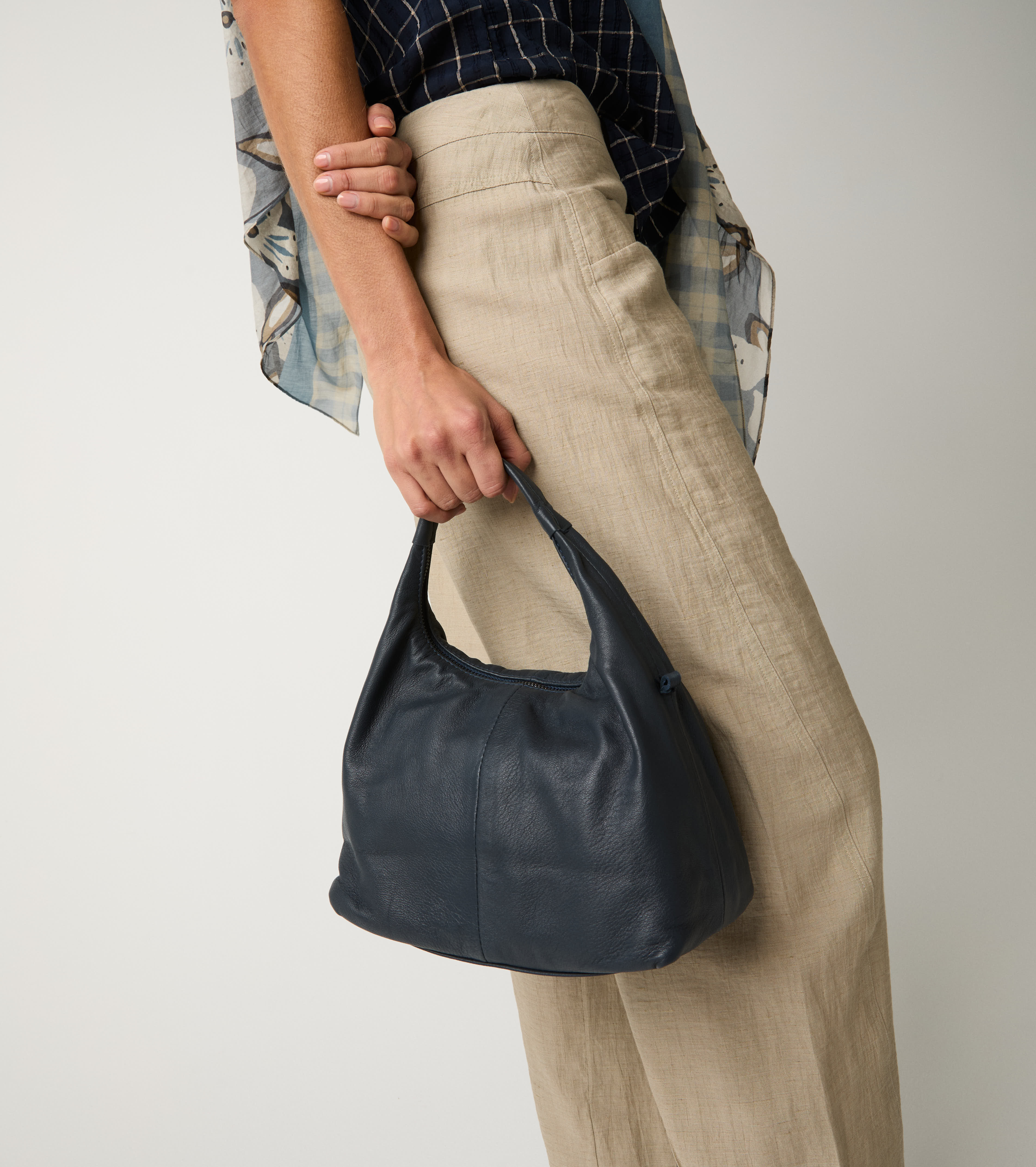Borsa hobo con logo blu