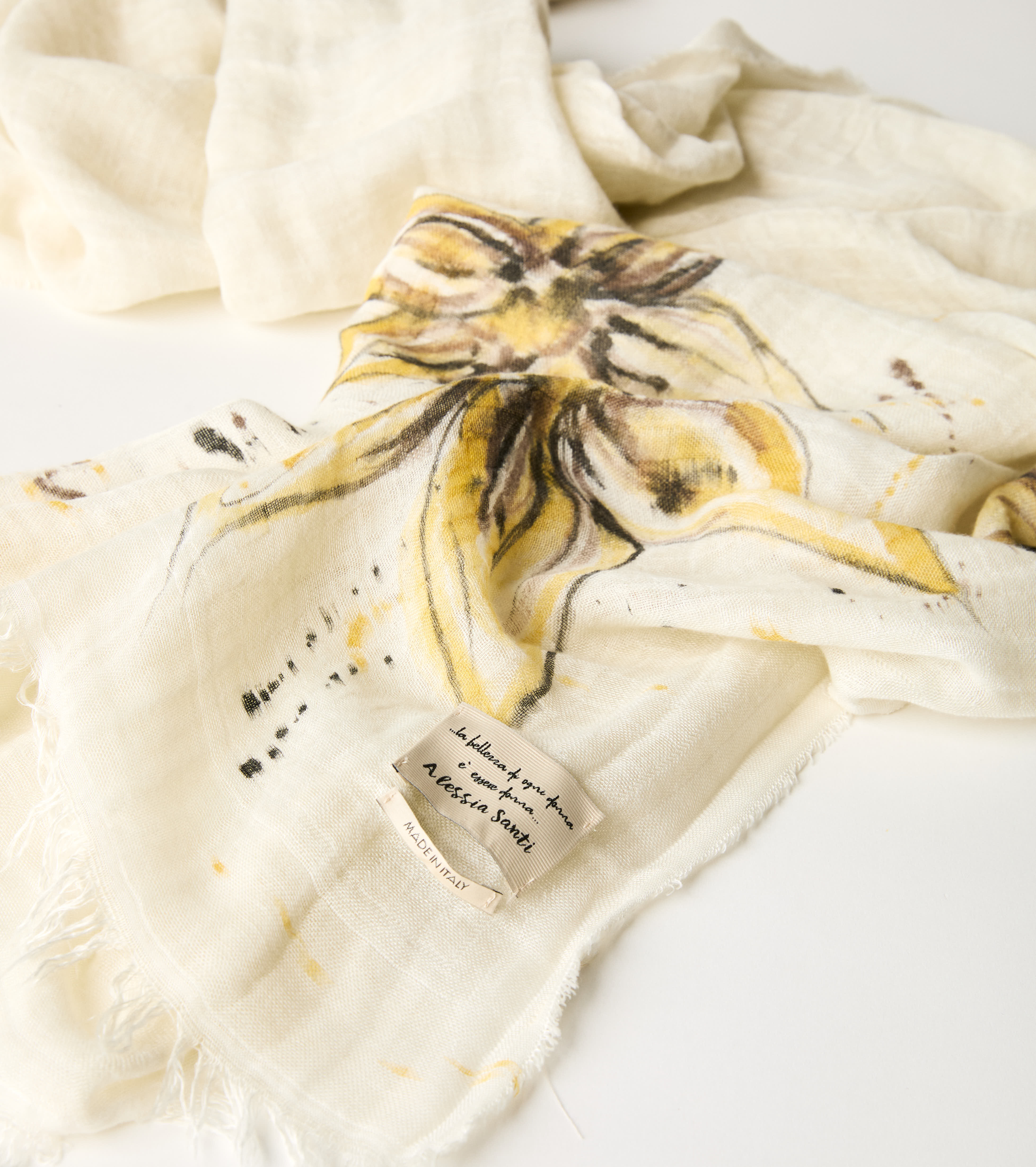 Sciarpa floreale con frange fiori