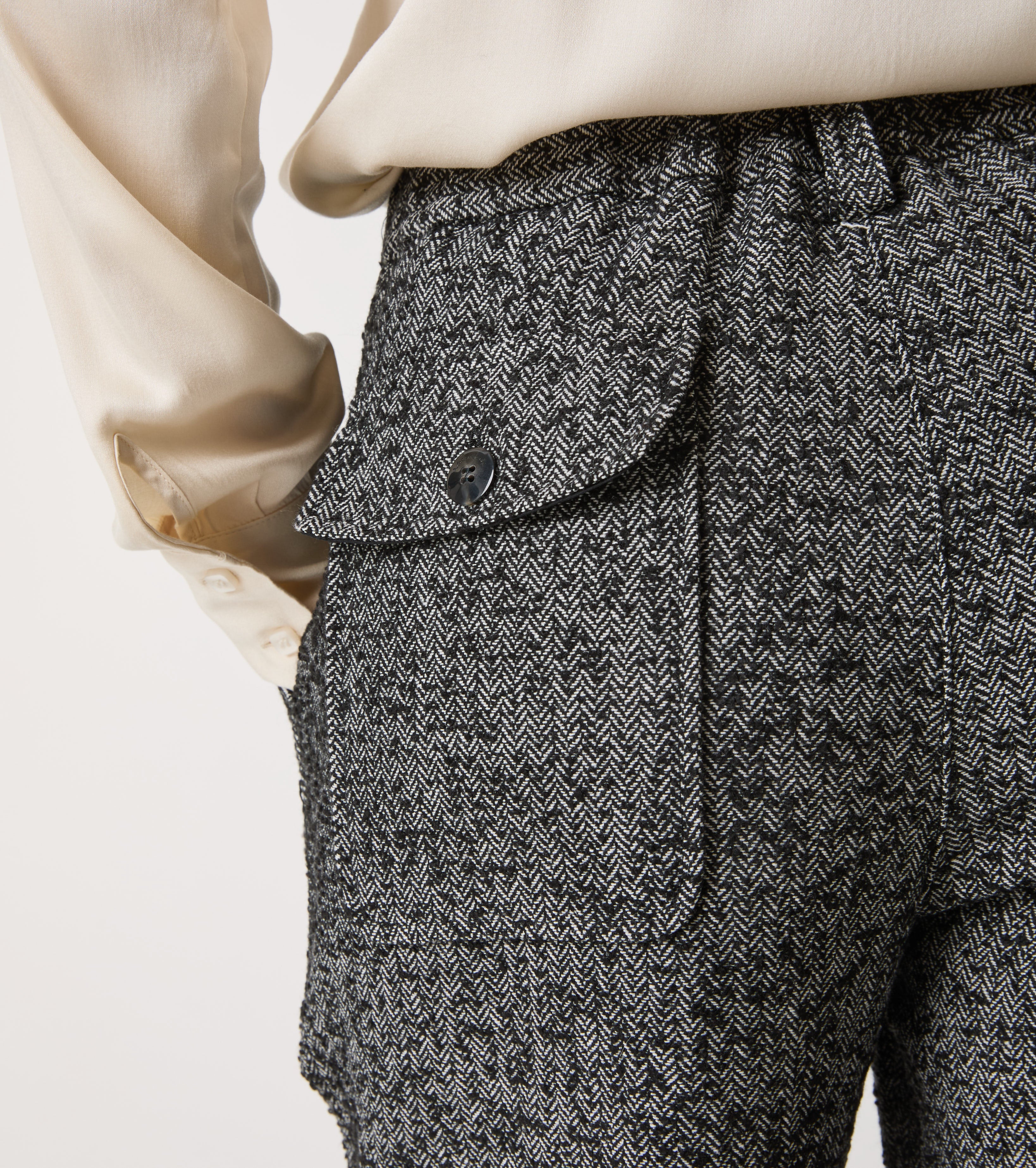 Cropped cotton trousers with pleats