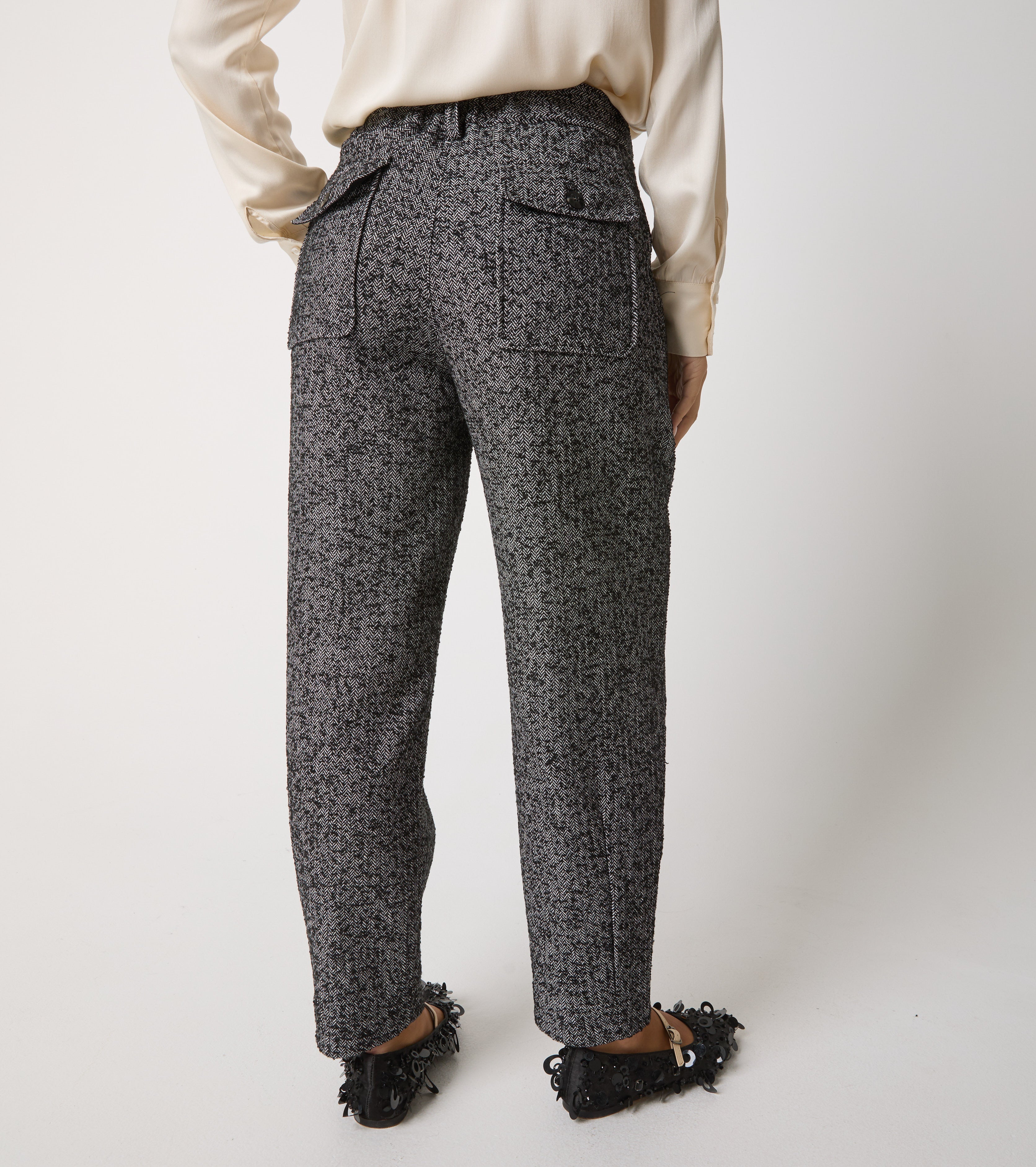 Cropped cotton trousers with pleats