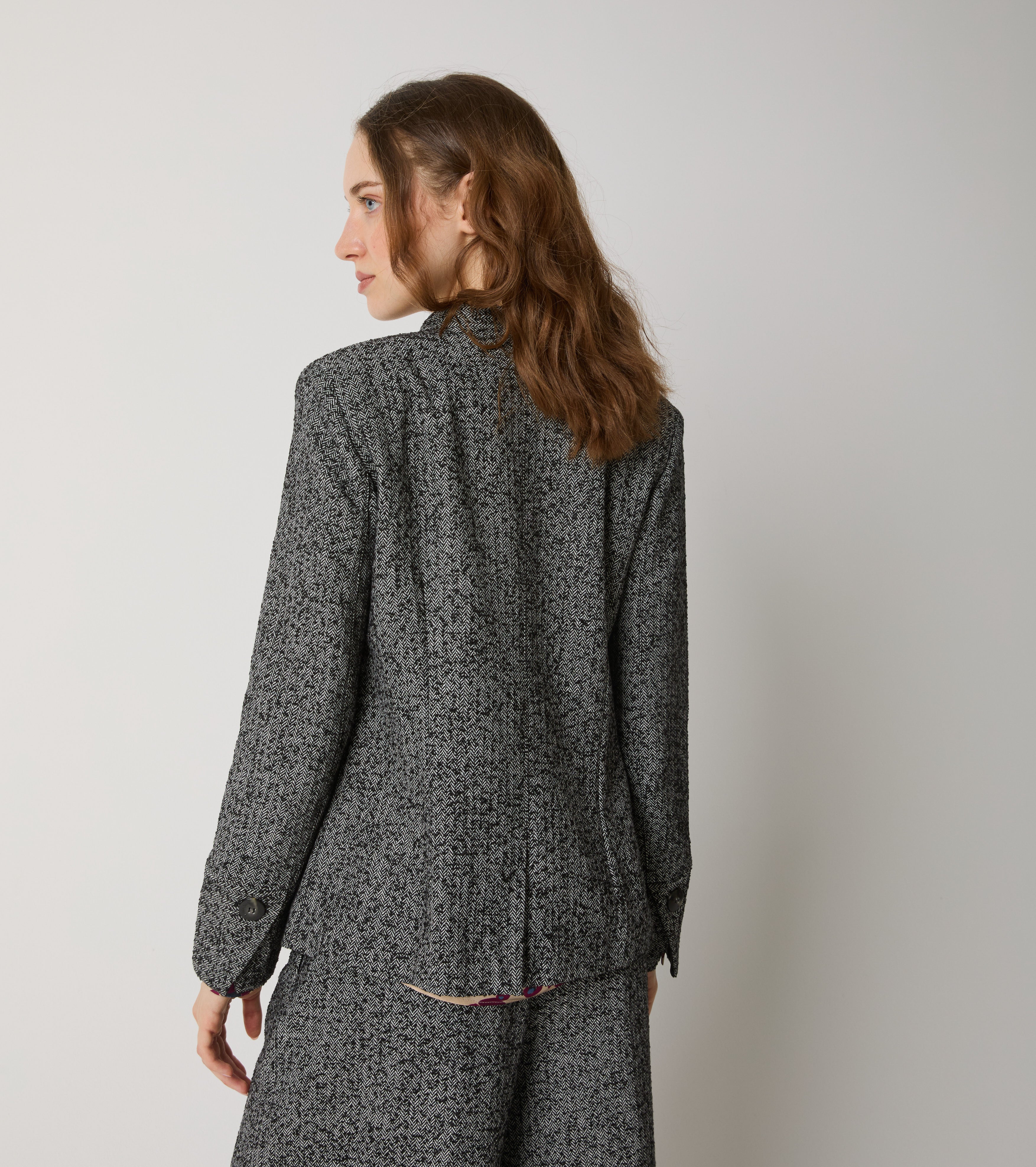 Chaqueta de algodón con botones y estampado de chevrones