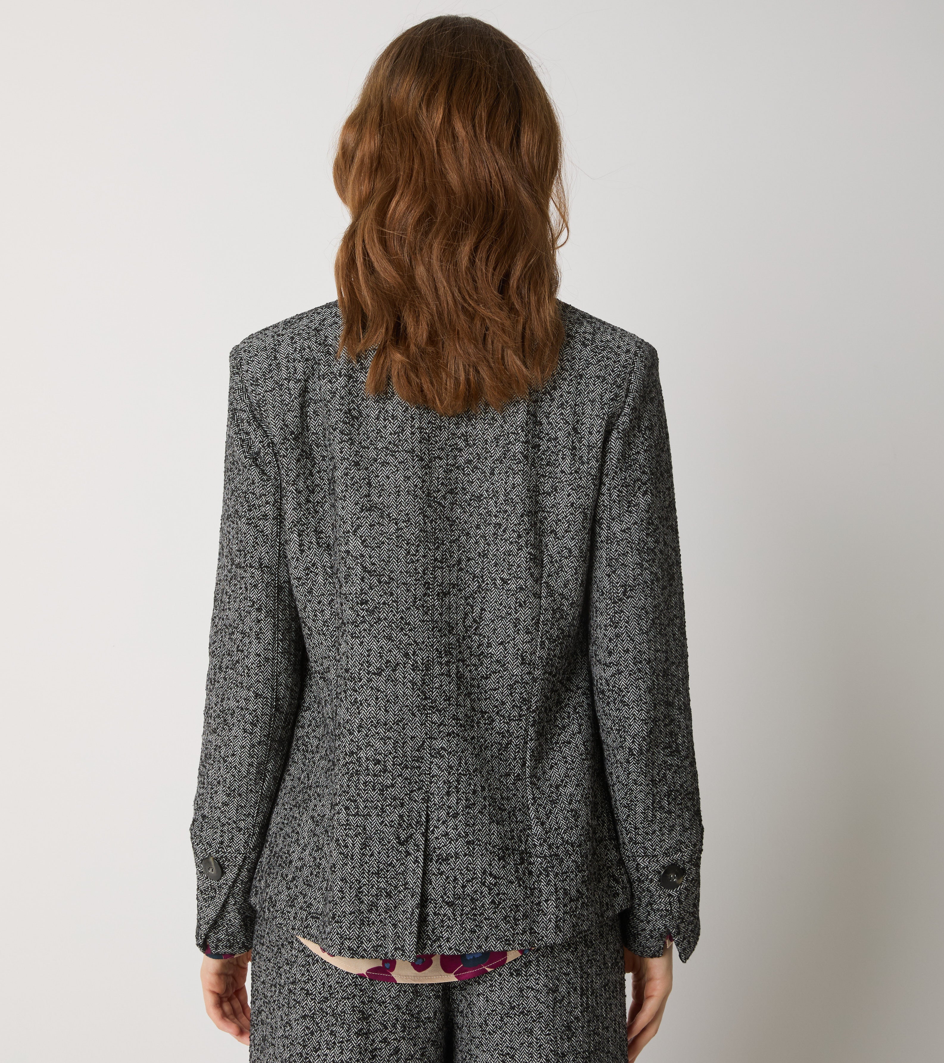 Chaqueta de algodón con botones y estampado de chevrones