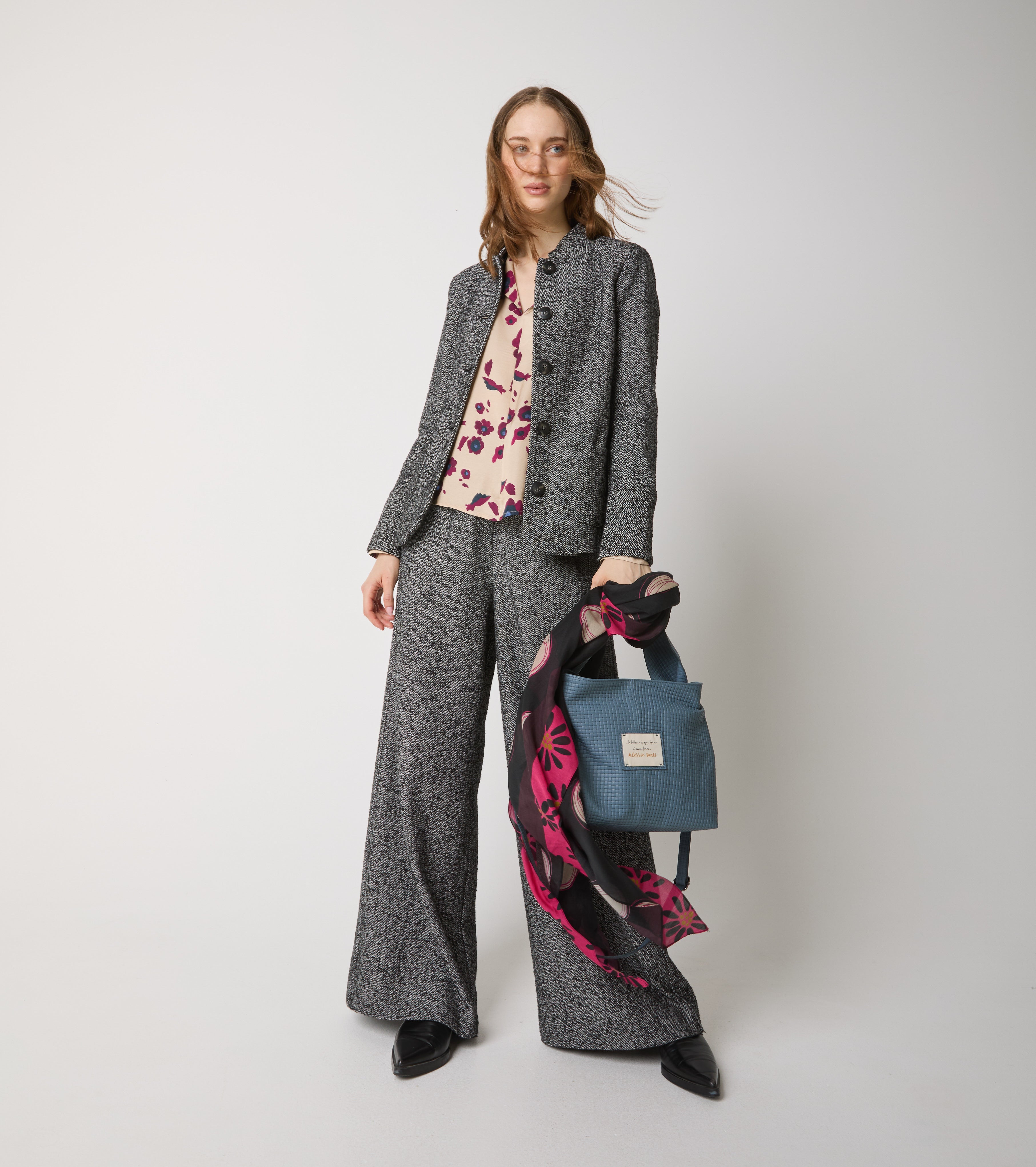 Chaqueta de algodón con botones y estampado de chevrones