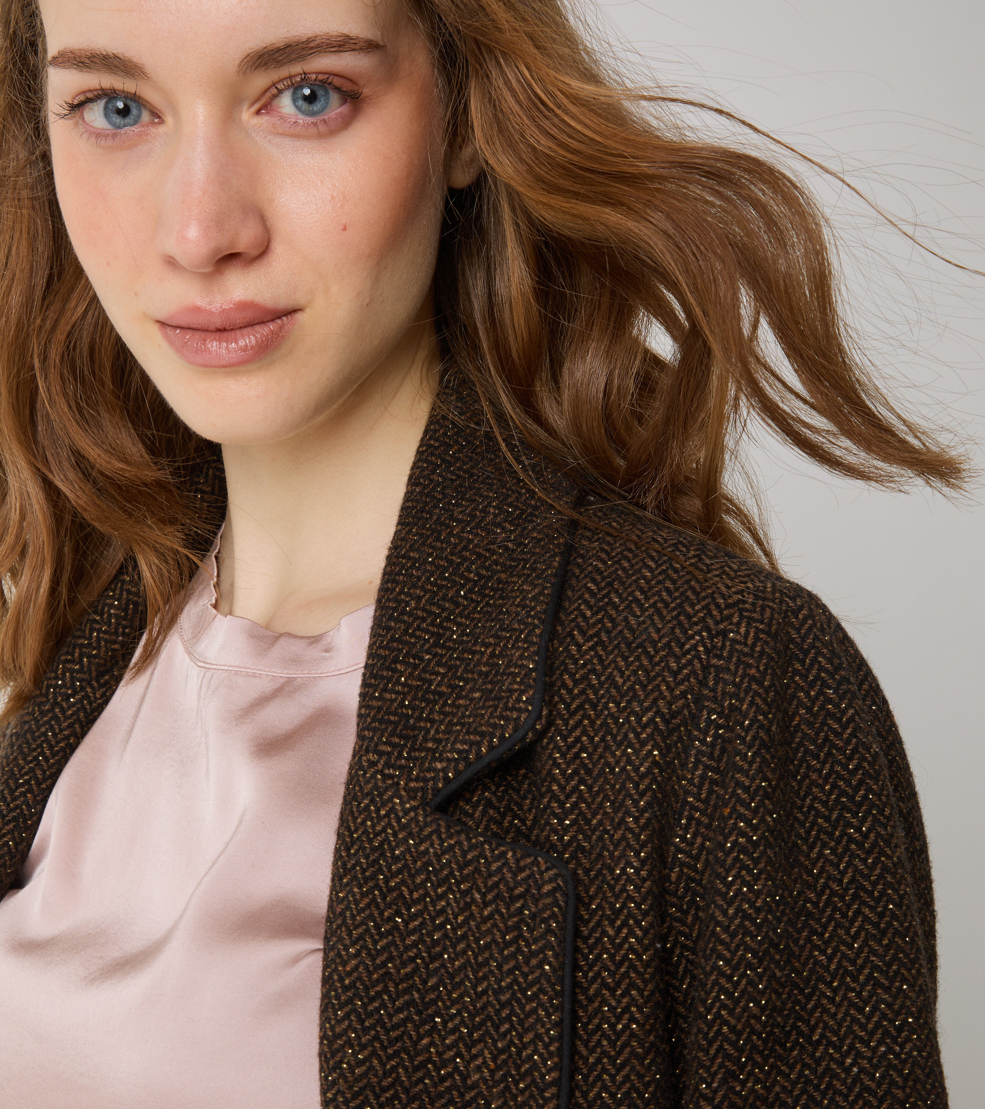 Abrigo de lana con solapas