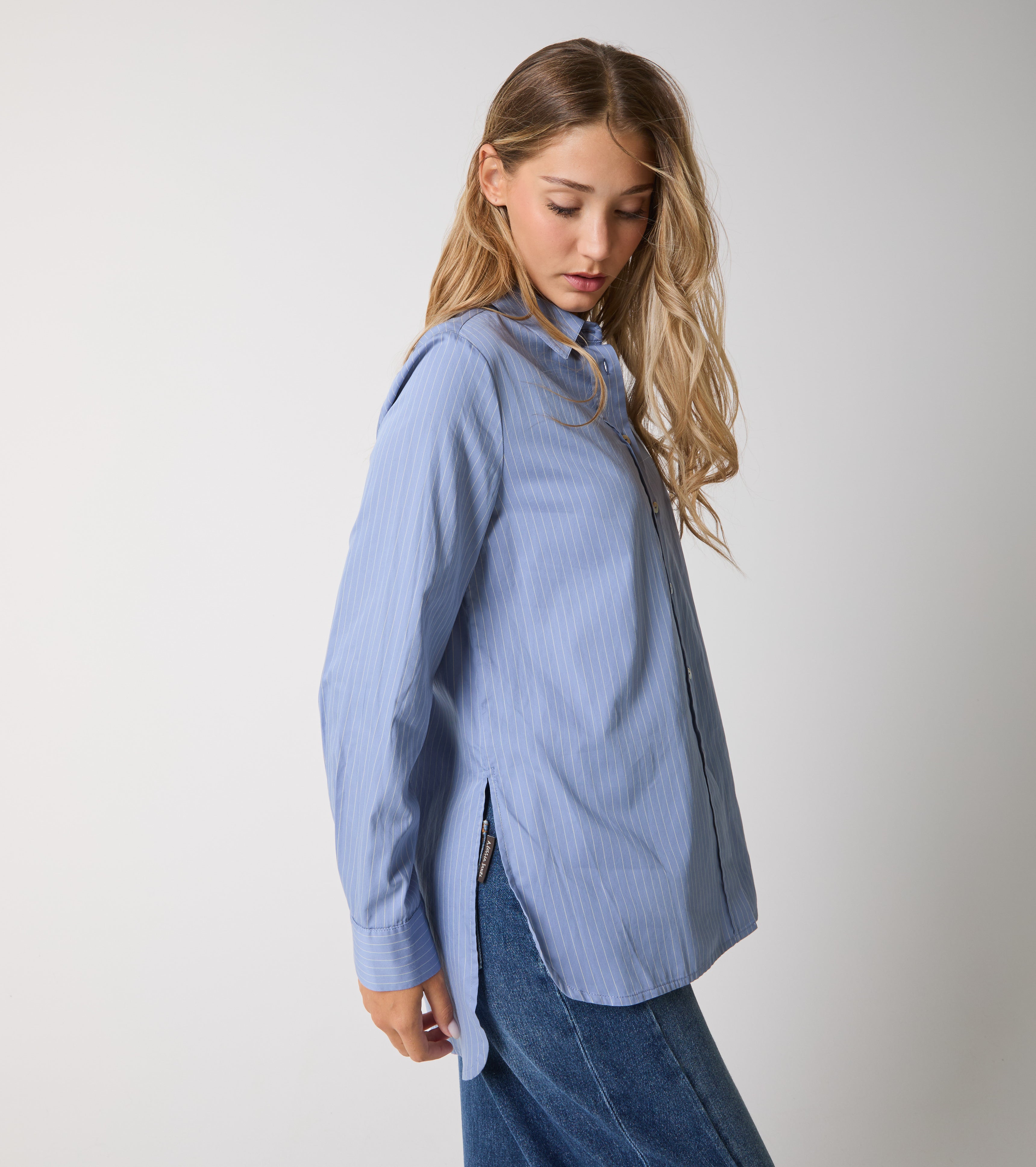 Stribet bomuldsskjorte med lange ærmer