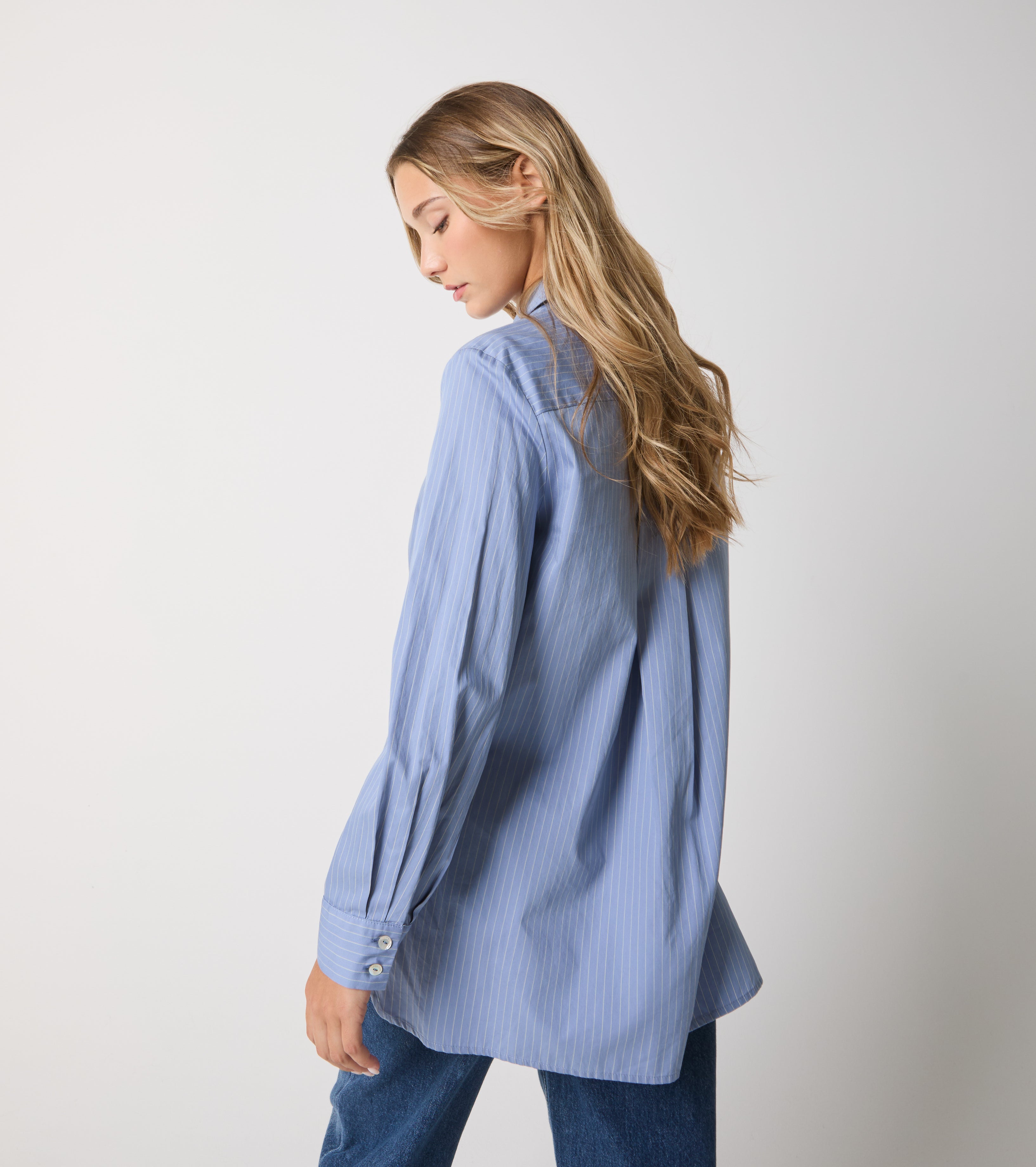 Camicia in cotone a righe con maniche lunghe