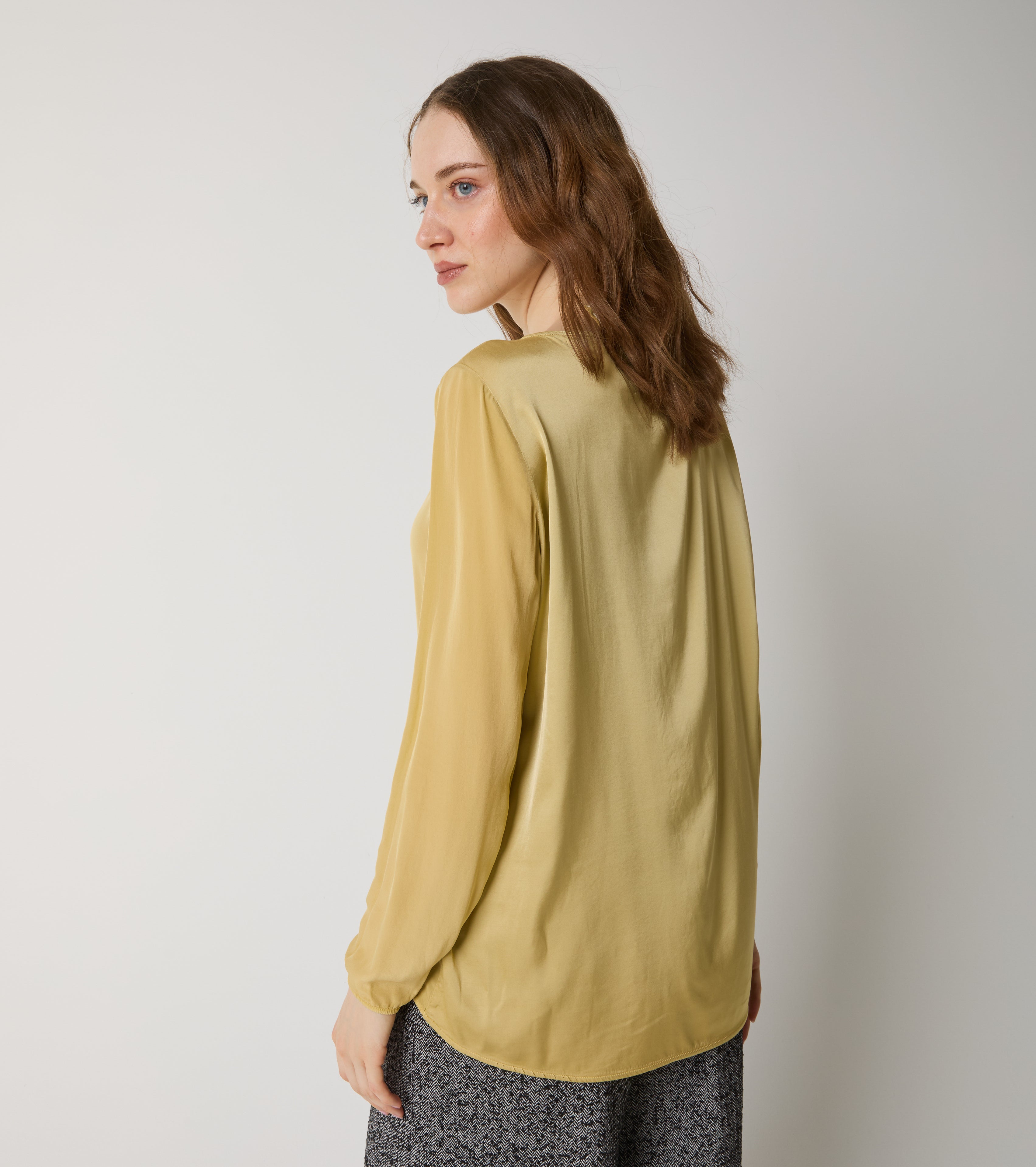 Blusa in raso con pieghe