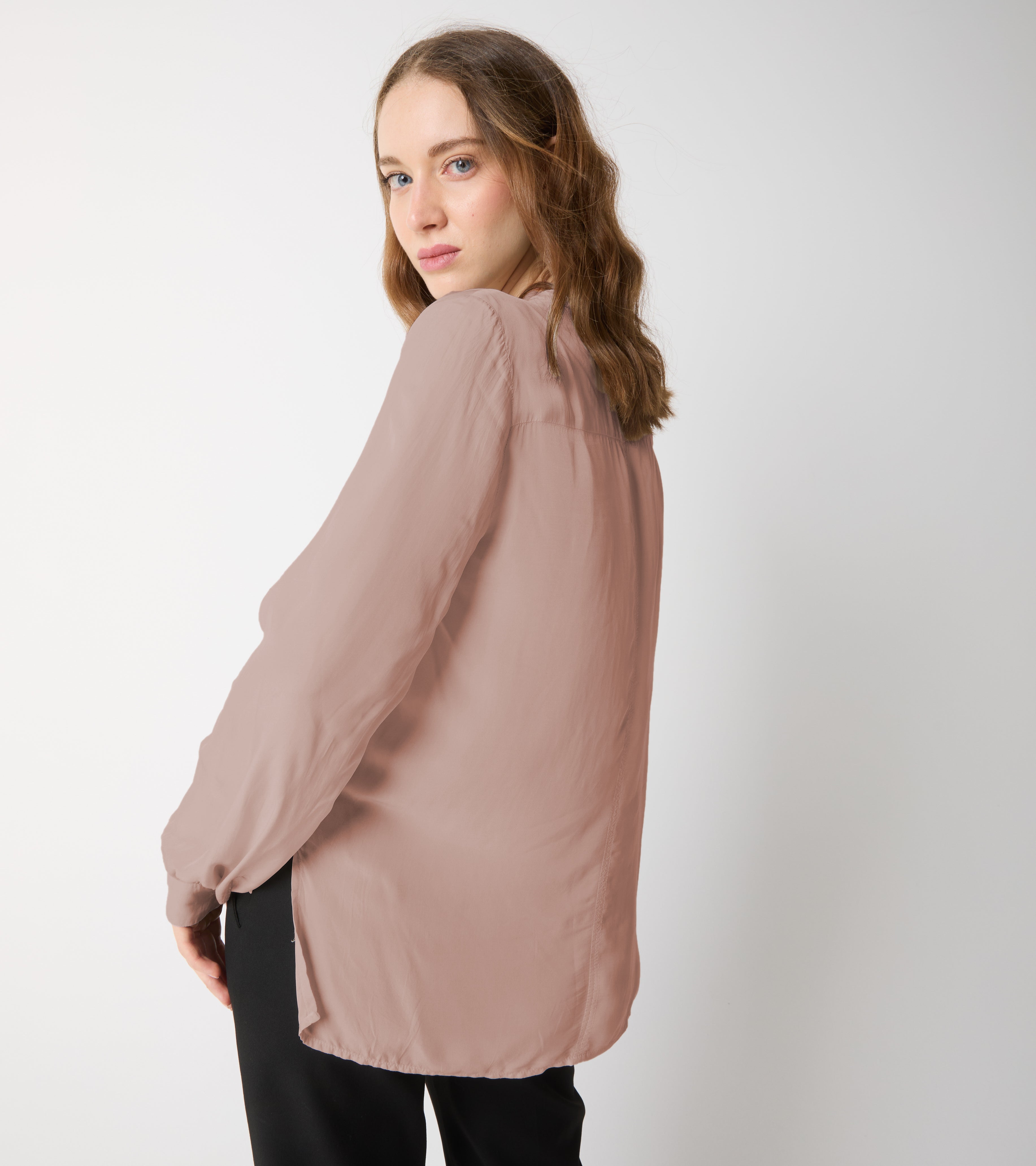 Блуза с V-образно деколте